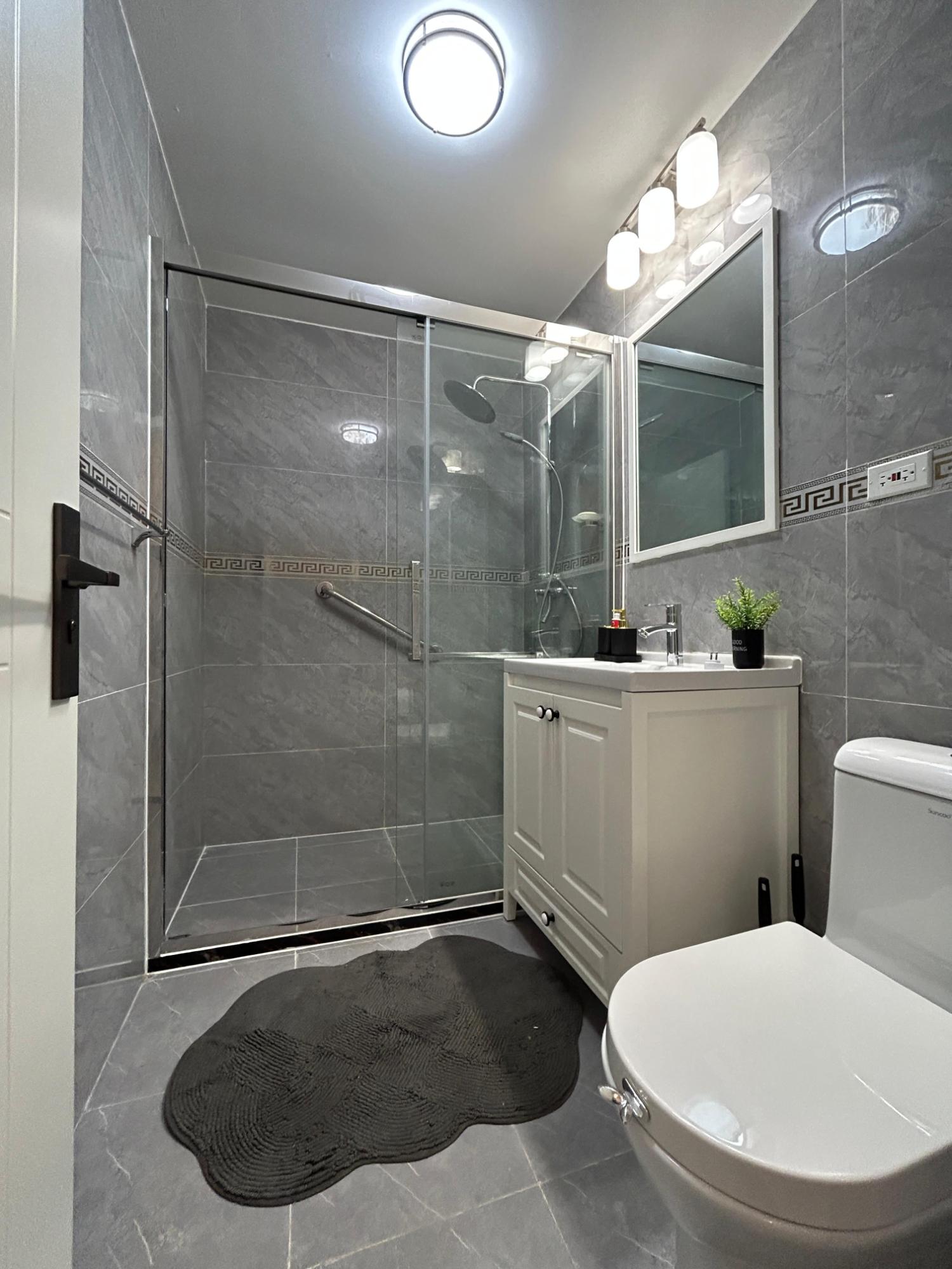 Townhouse For Rent: HUMMINGBIRD ESTATE, Greenside | $3,000 photo 15