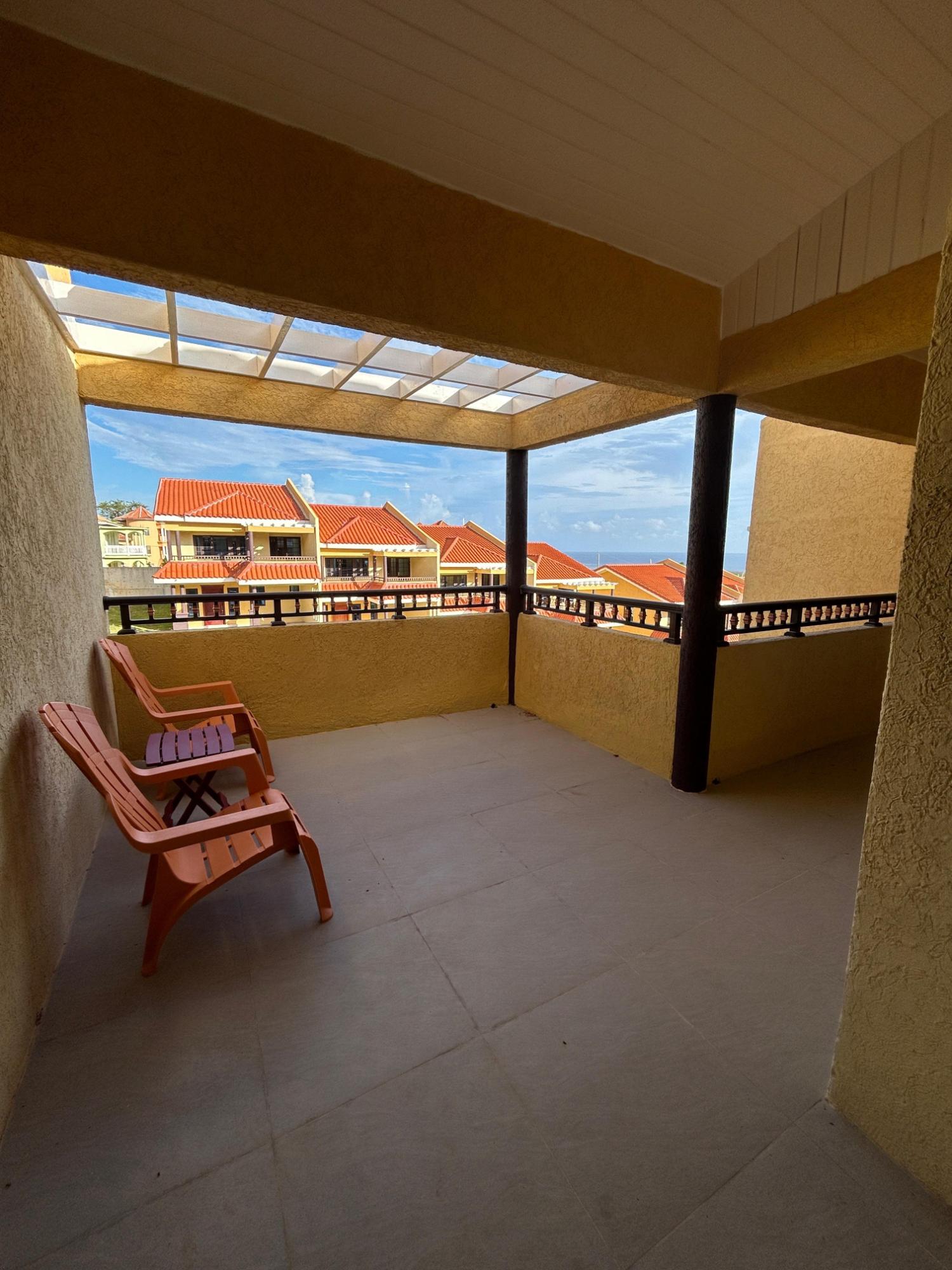 Townhouse For Rent: HUMMINGBIRD ESTATE, Greenside | $3,000 photo 18