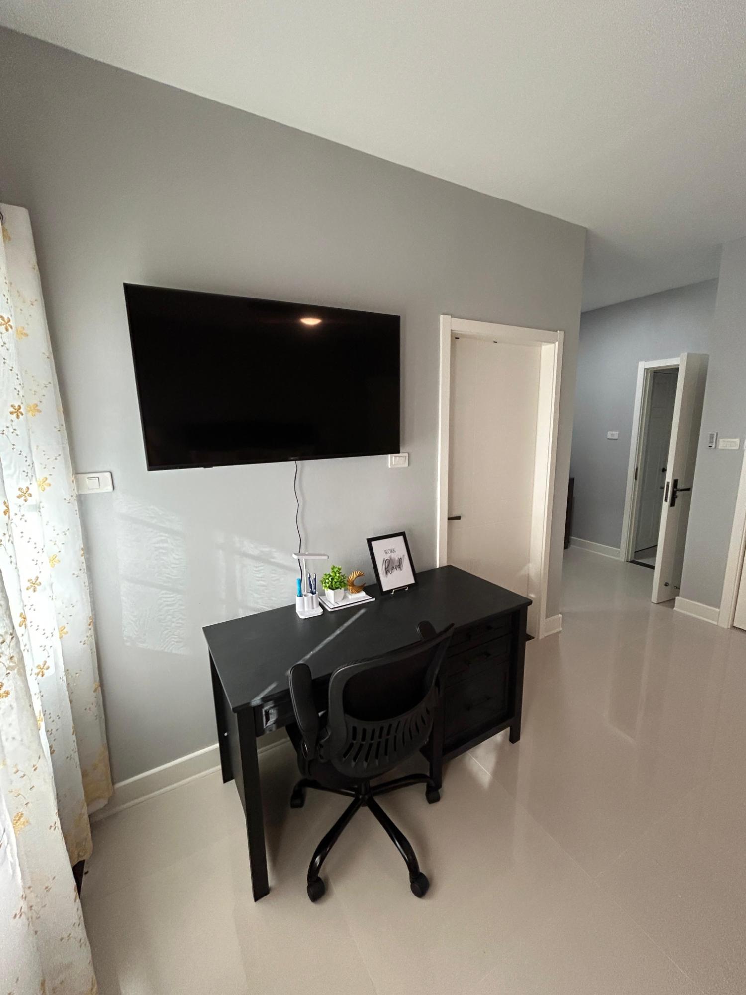 Townhouse For Rent: HUMMINGBIRD ESTATE, Greenside | $3,000 photo 23