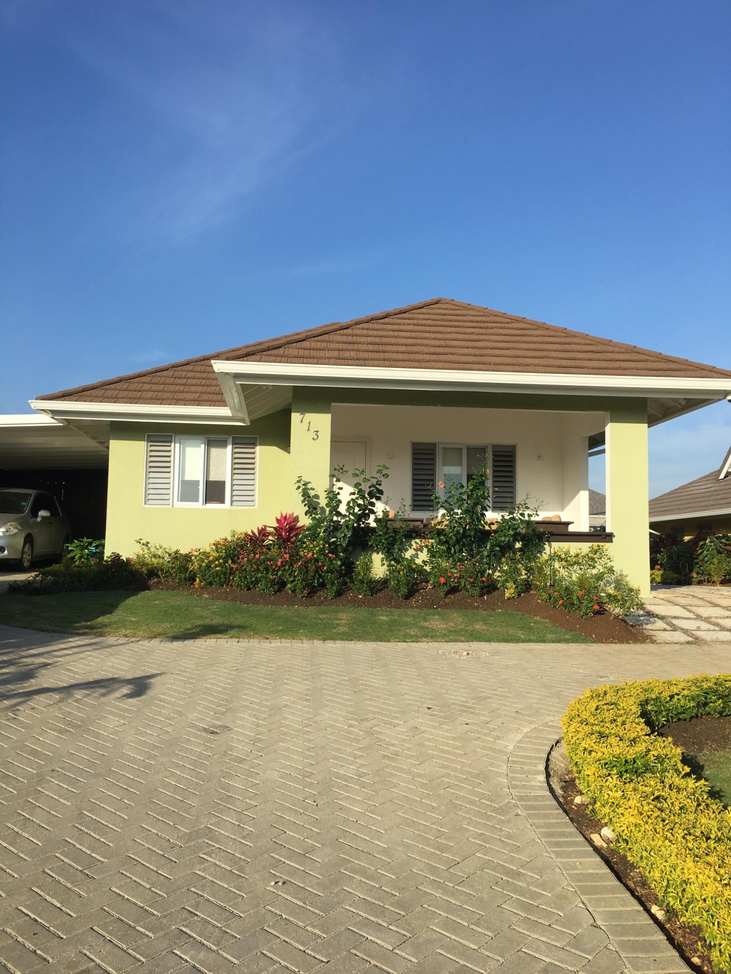 House For Rent: BANANA WALK, Laughlands | $1,600