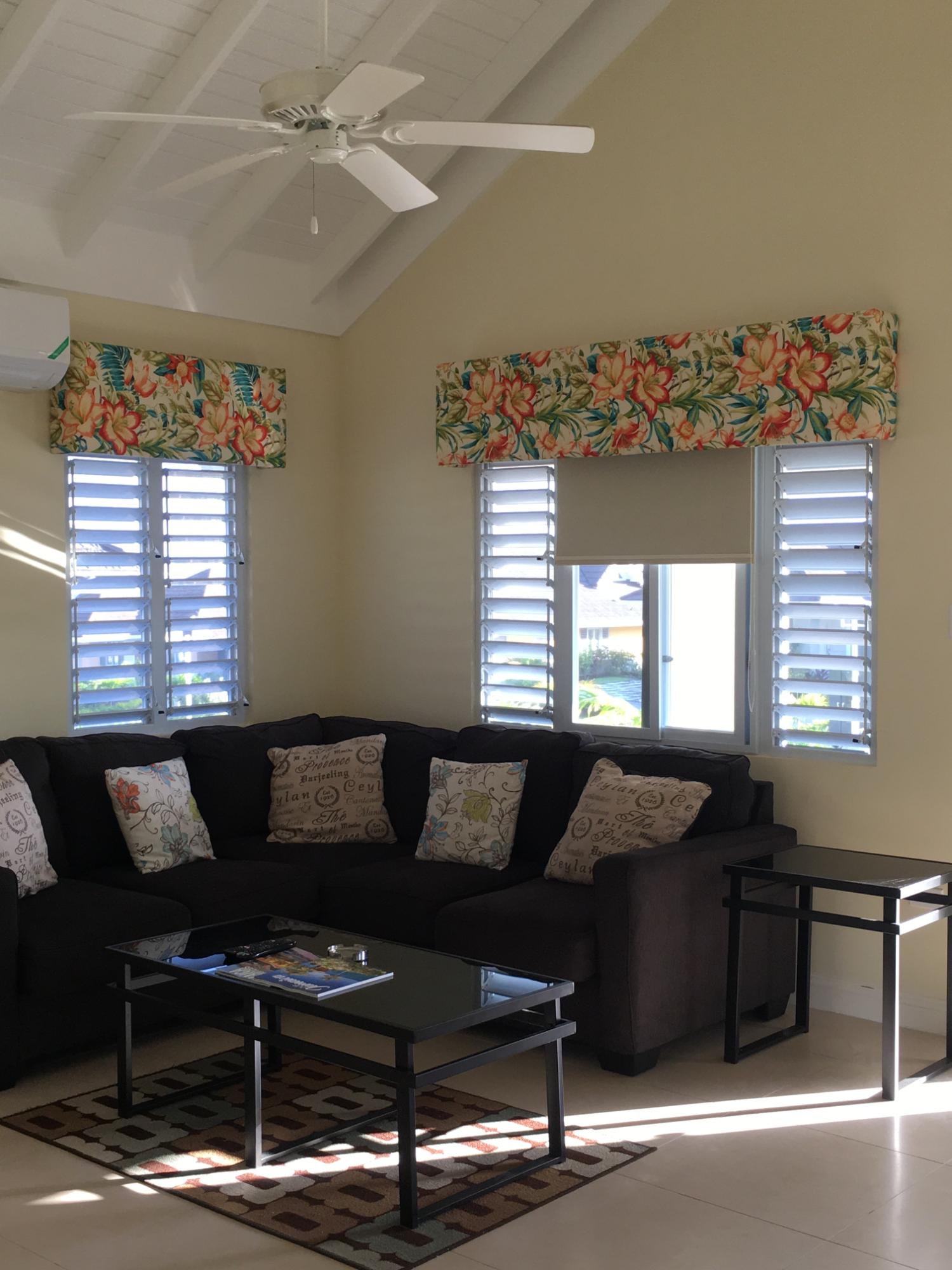 House For Rent: BANANA WALK, Laughlands | $1,600 photo 2
