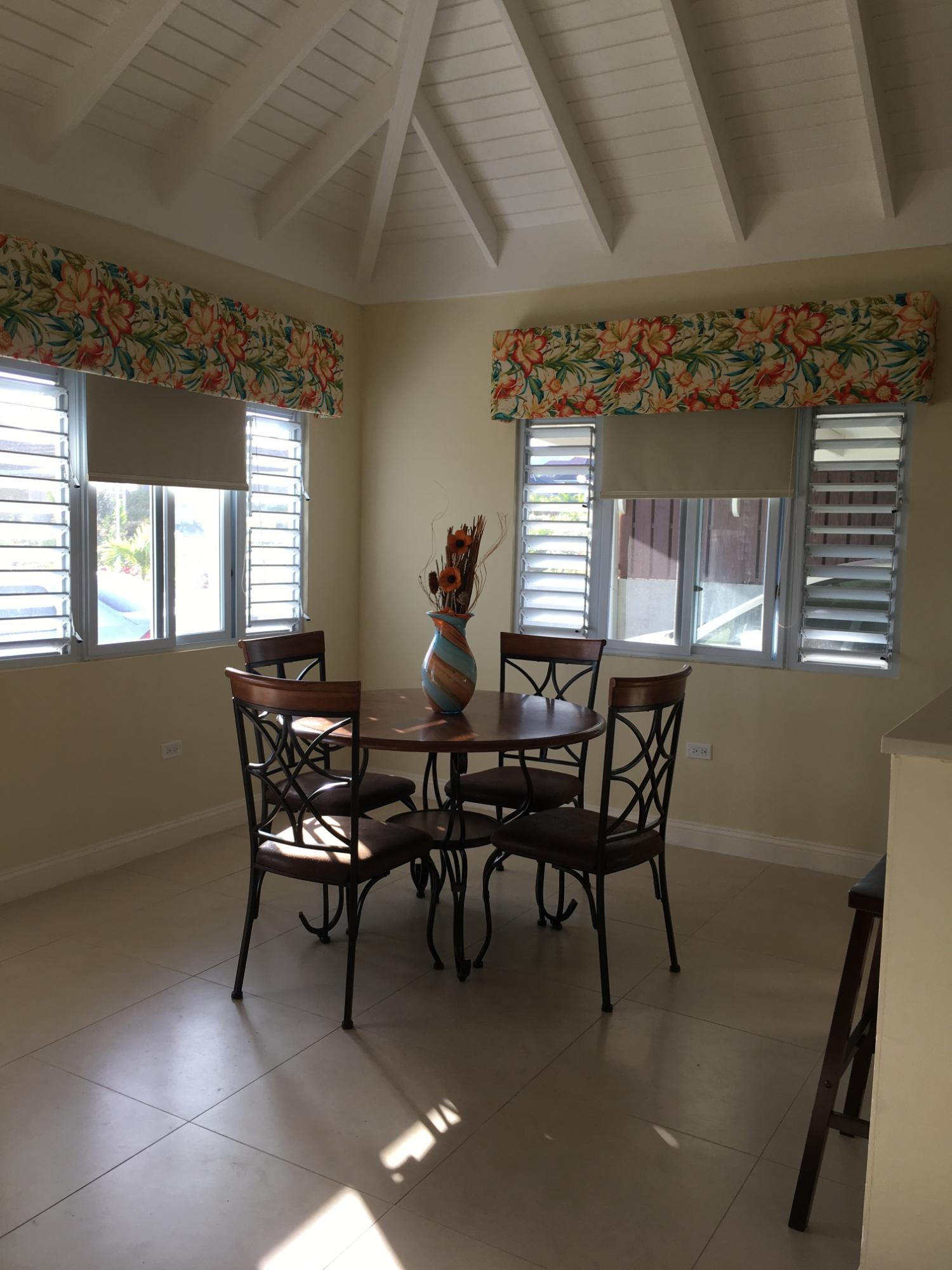 House For Rent: BANANA WALK, Laughlands | $1,600 photo 5