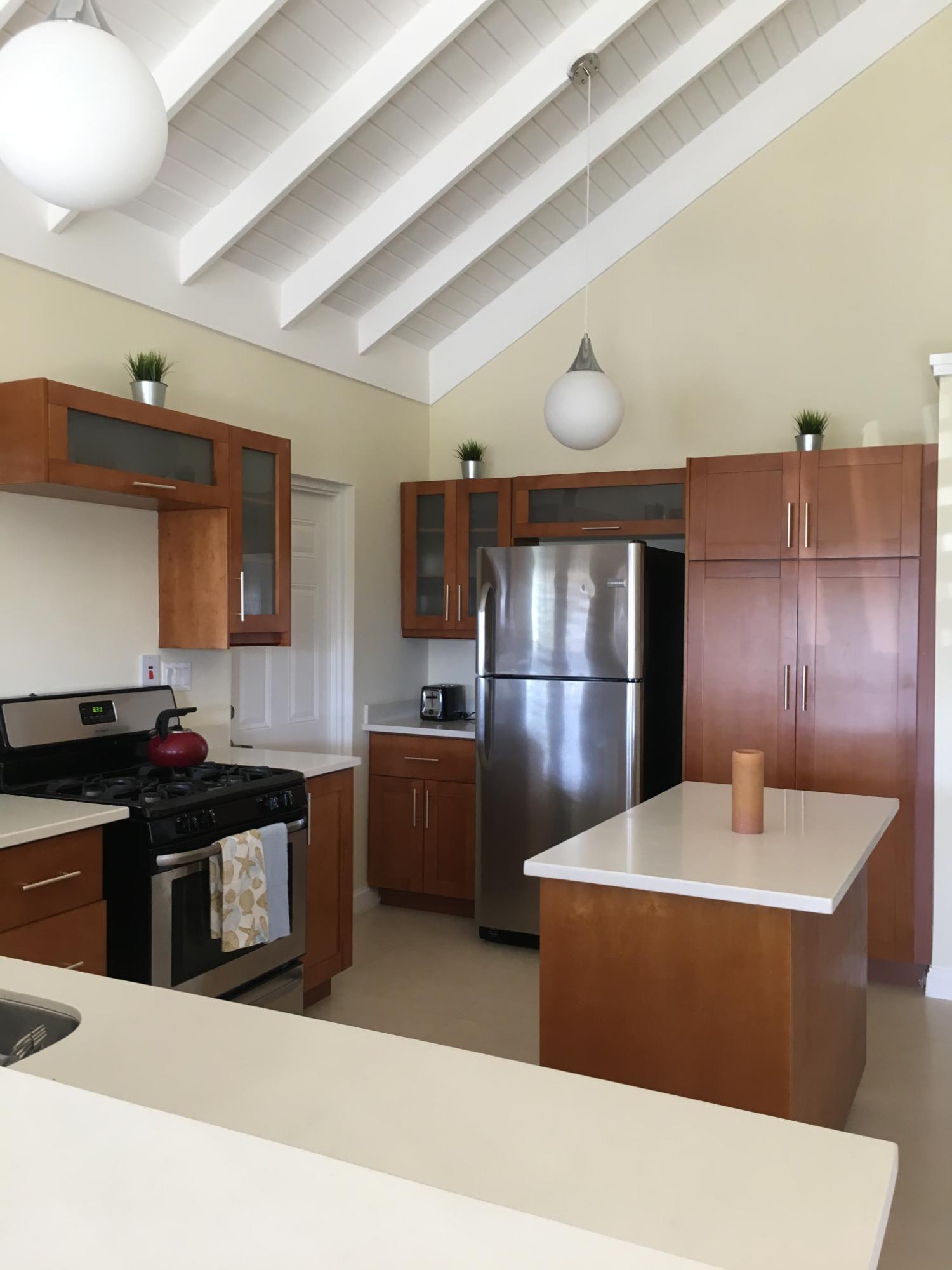House For Rent: BANANA WALK, Laughlands | $1,600 photo 7