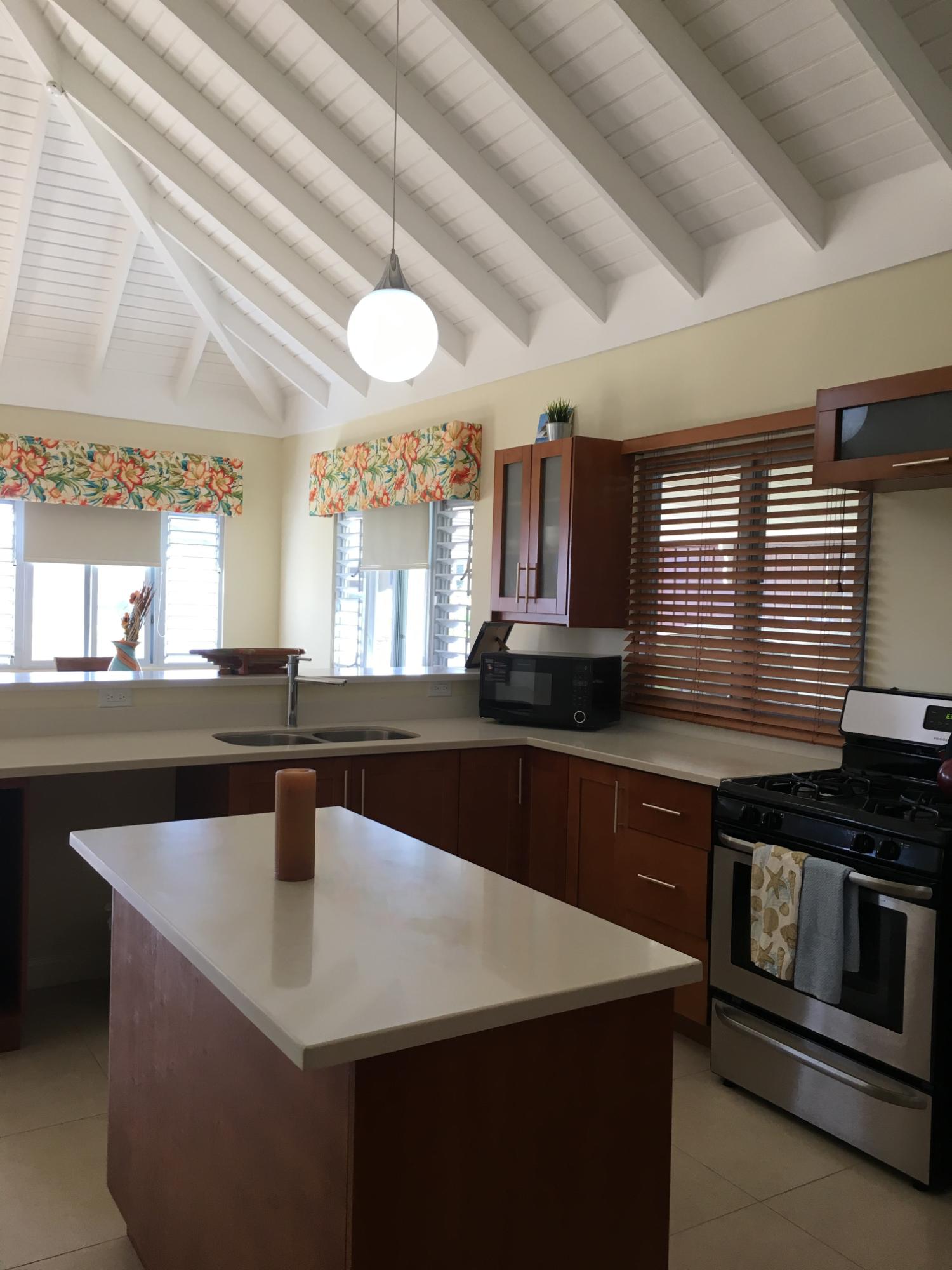 House For Rent: BANANA WALK, Laughlands | $1,600 photo 8