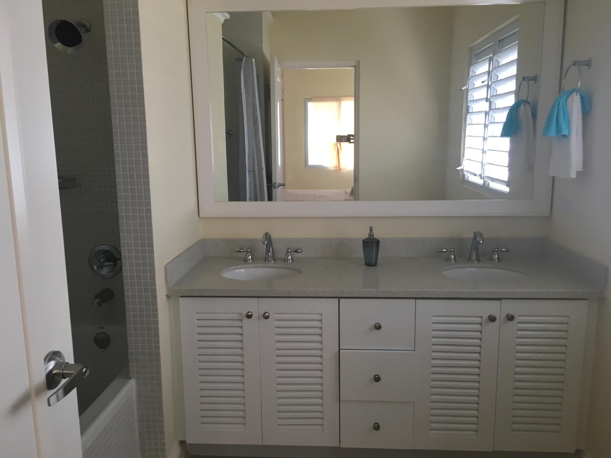 House For Rent: BANANA WALK, Laughlands | $1,600 photo 11