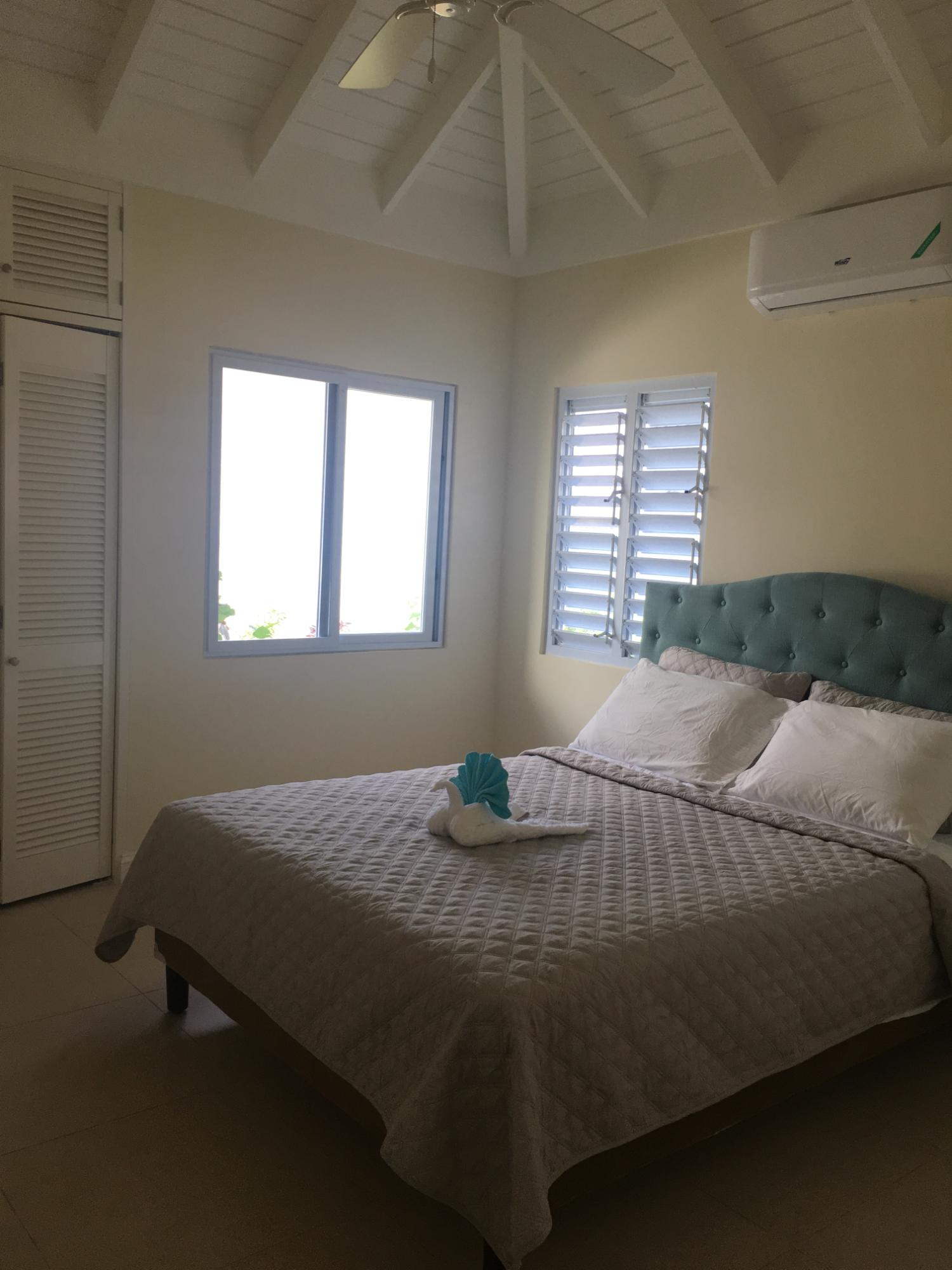 House For Rent: BANANA WALK, Laughlands | $1,600 photo 13