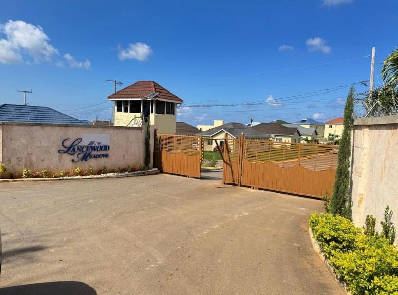 House For Rent: LANCEWOOD MEADOWS, Exchange | $1,200 photo 11