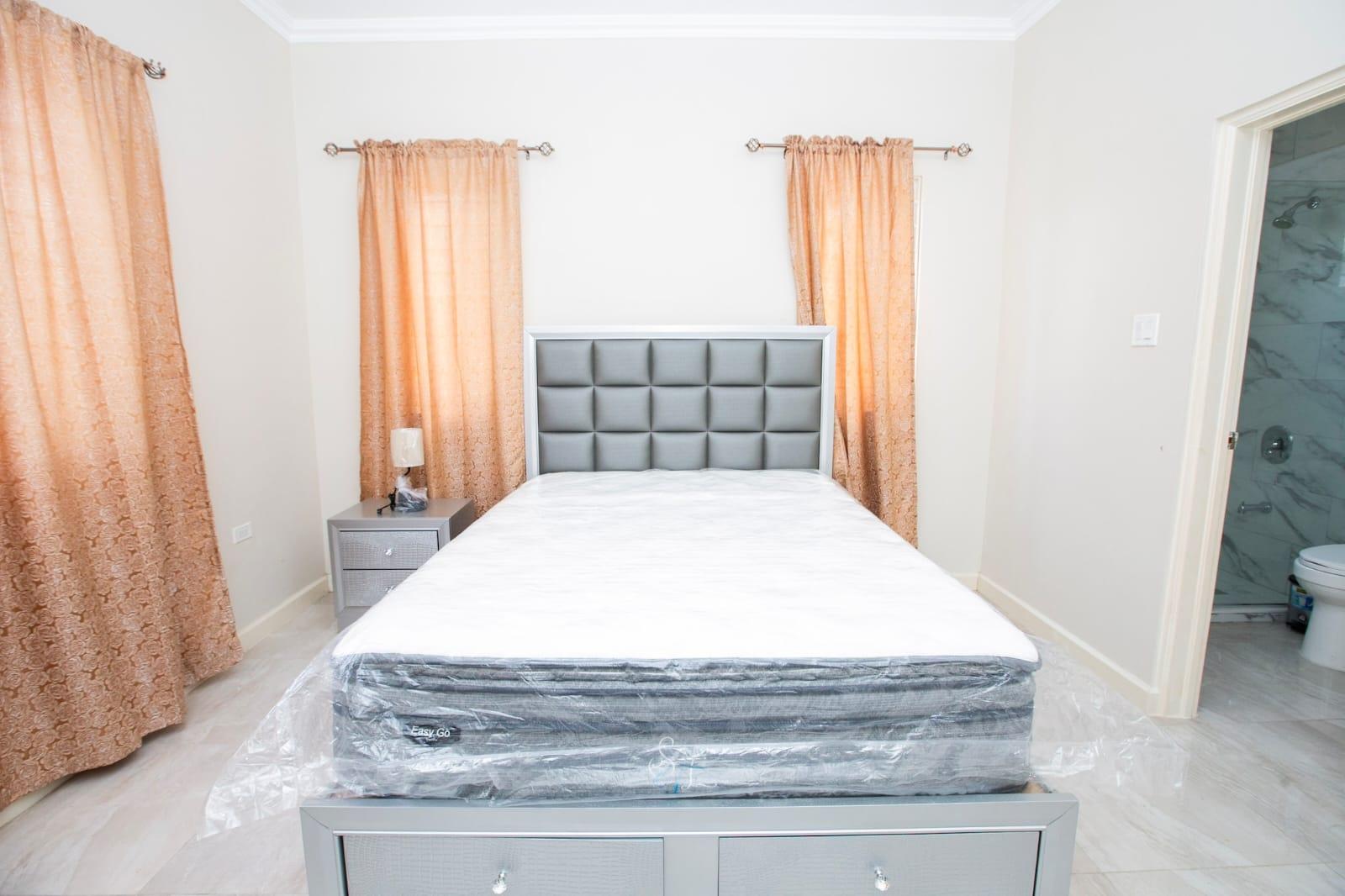 Apartment For Rent: PINES BOULEVARD, Kingston 6 | $250,000 photo 9