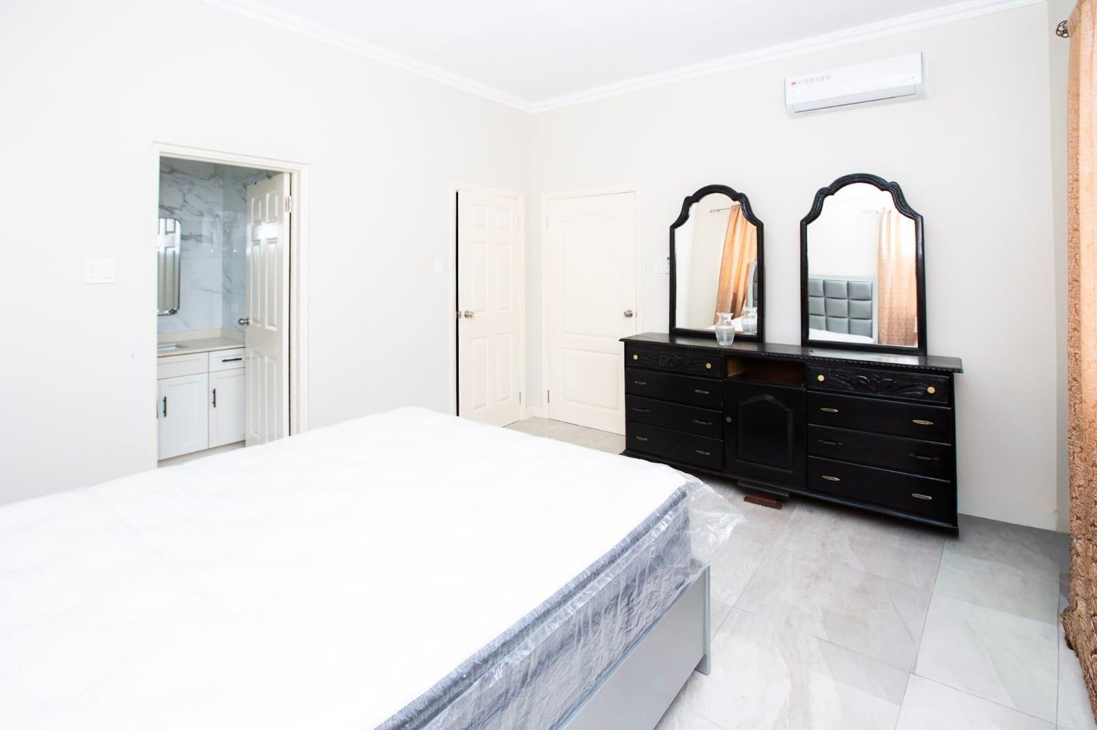Apartment For Rent: PINES BOULEVARD, Kingston 6 | $250,000 photo 10