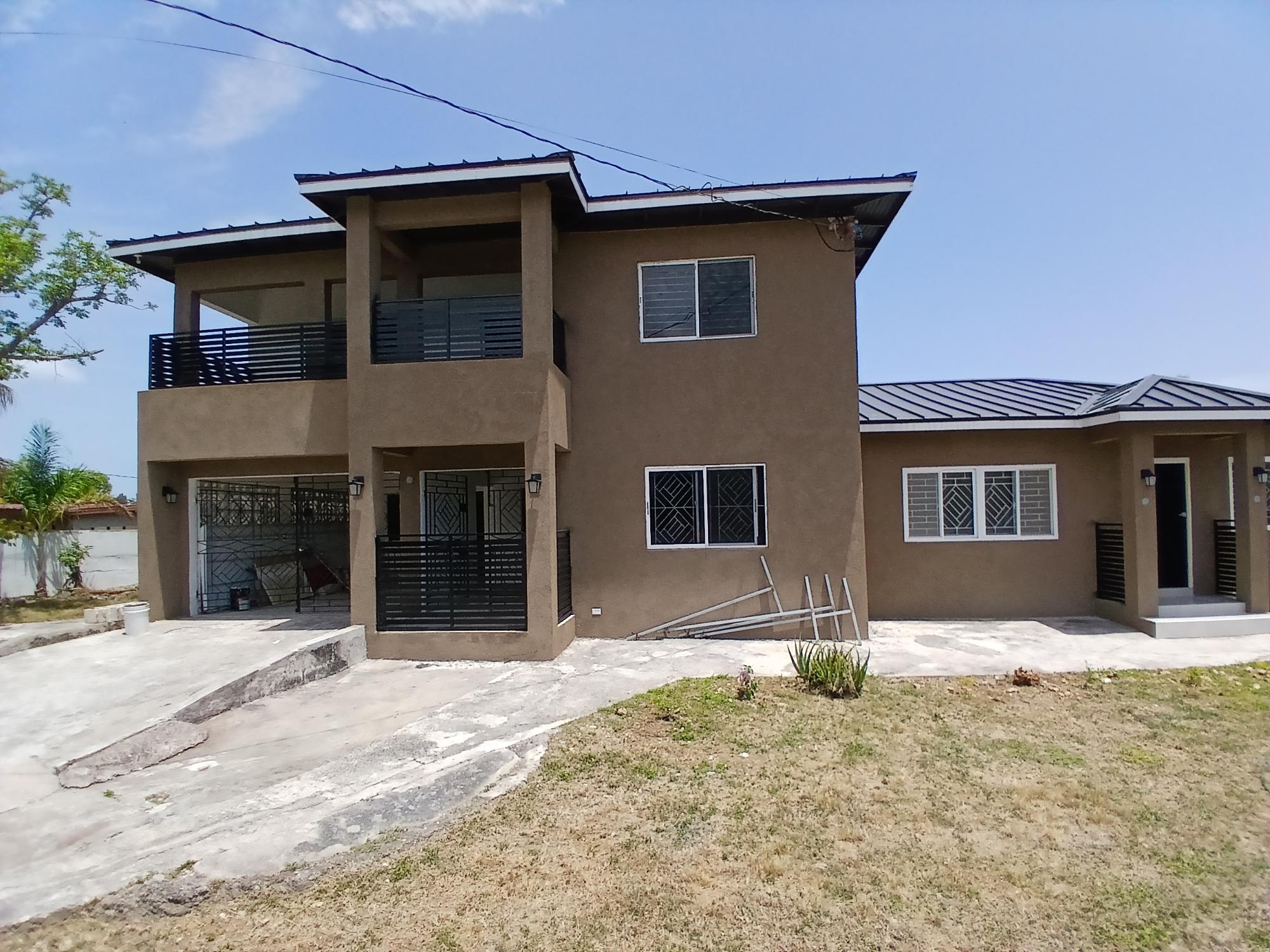 House For Rent: HAMPTON COURT, RUNAWAY BA, Runaway Bay | $1,450 photo 4