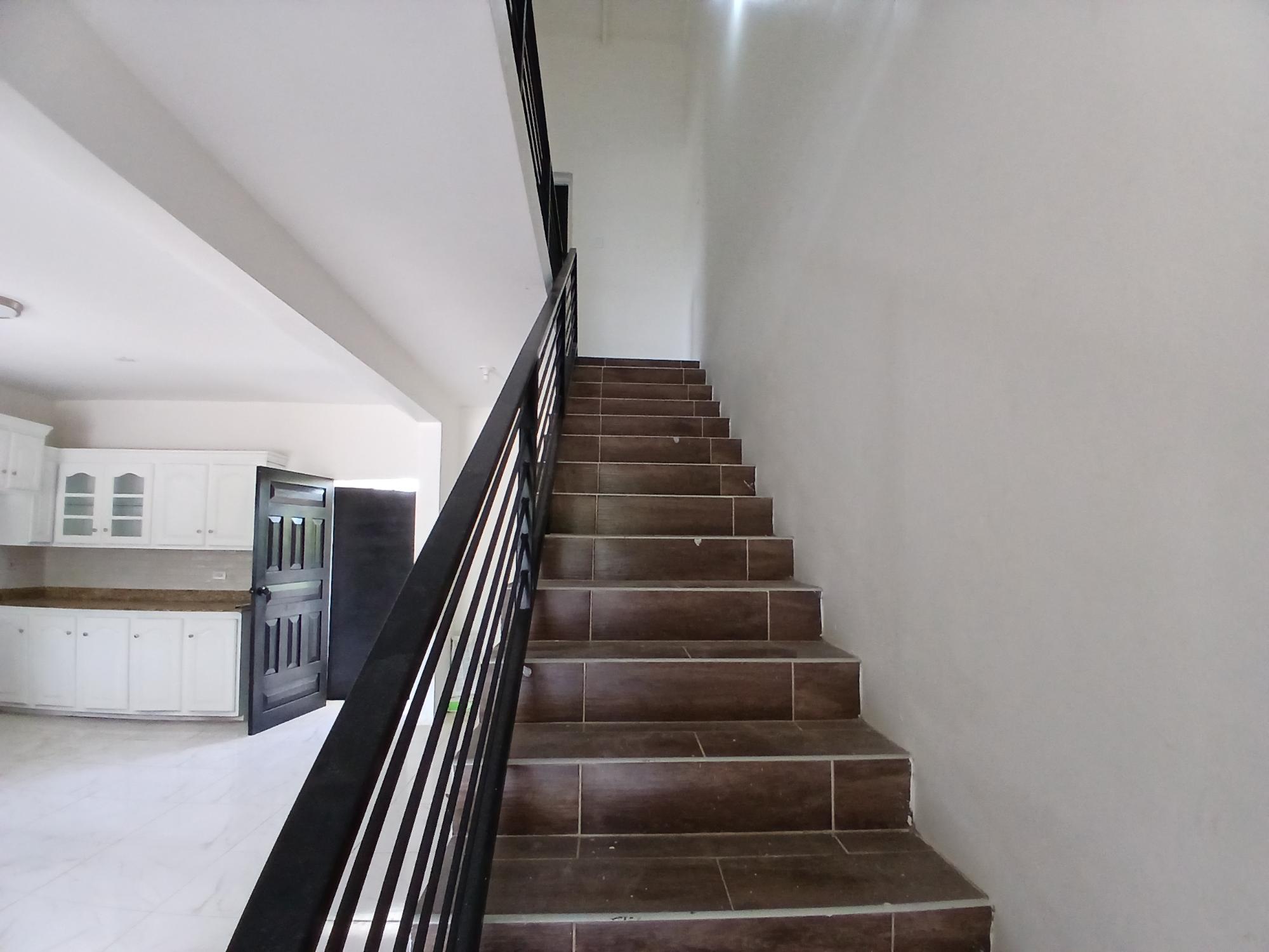 House For Rent: HAMPTON COURT, RUNAWAY BA, Runaway Bay | $1,450 photo 7