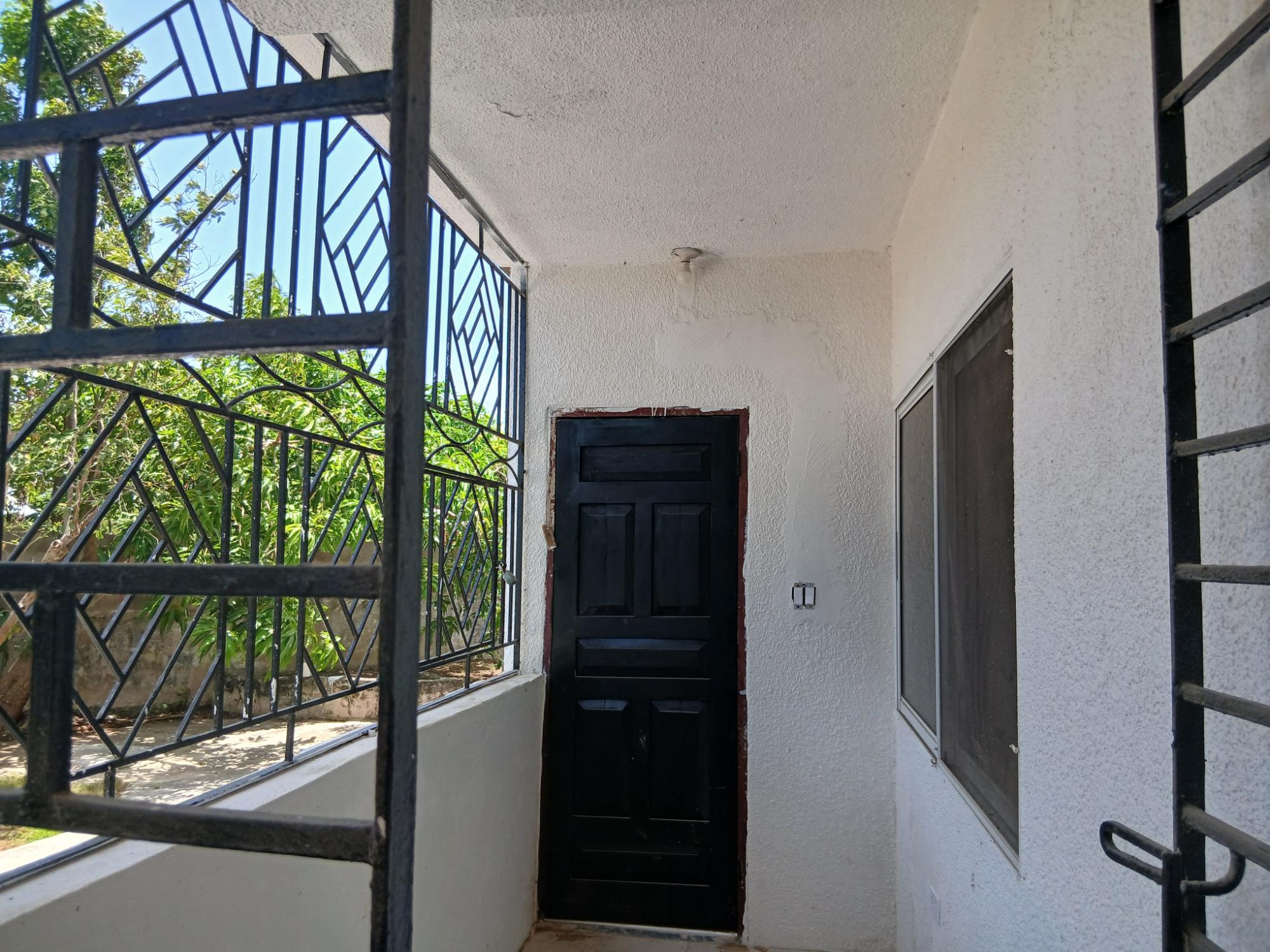 House For Rent: HAMPTON COURT, RUNAWAY BA, Runaway Bay | $1,450 photo 14