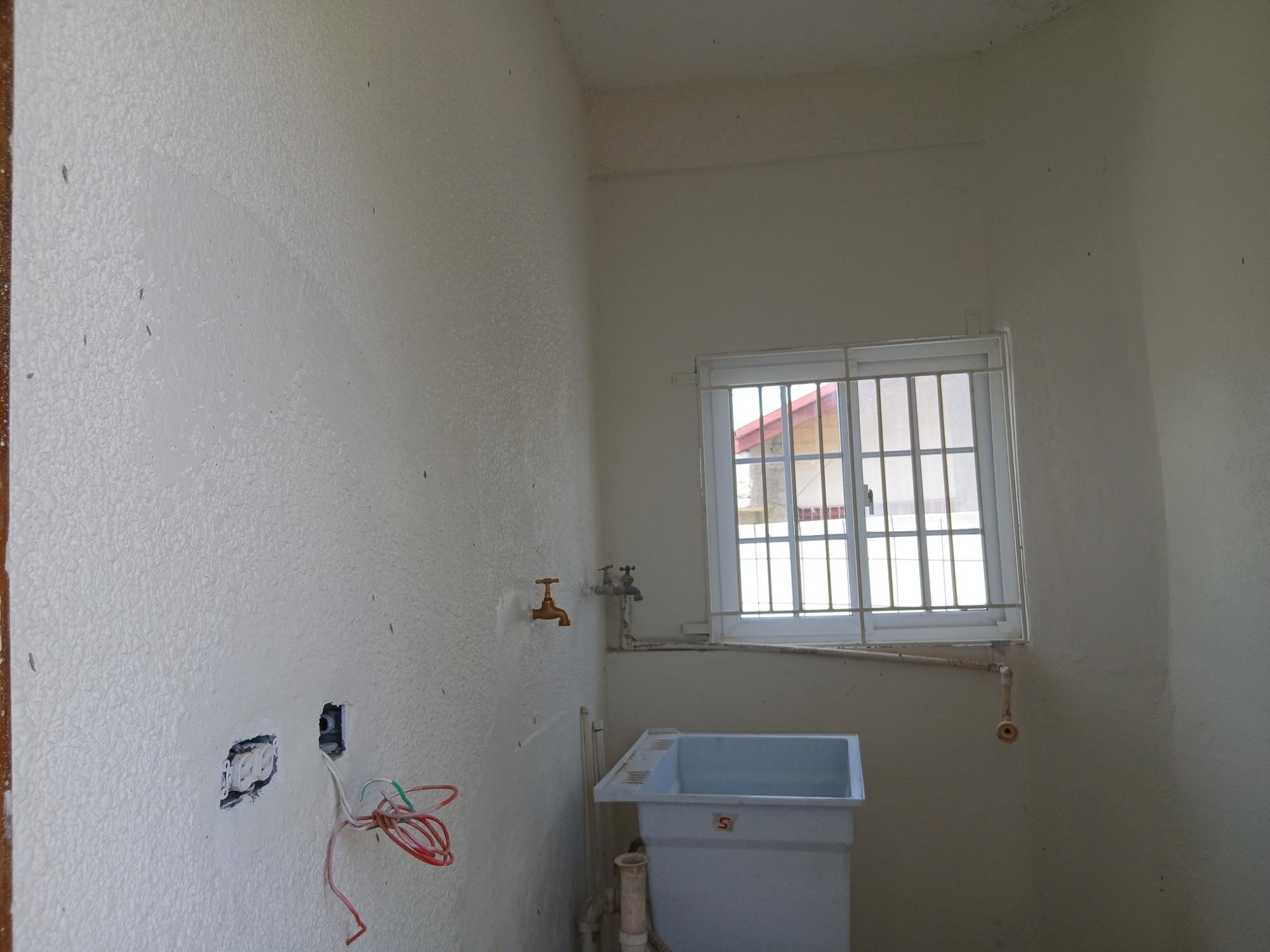 House For Rent: HAMPTON COURT, RUNAWAY BA, Runaway Bay | $1,450 photo 15