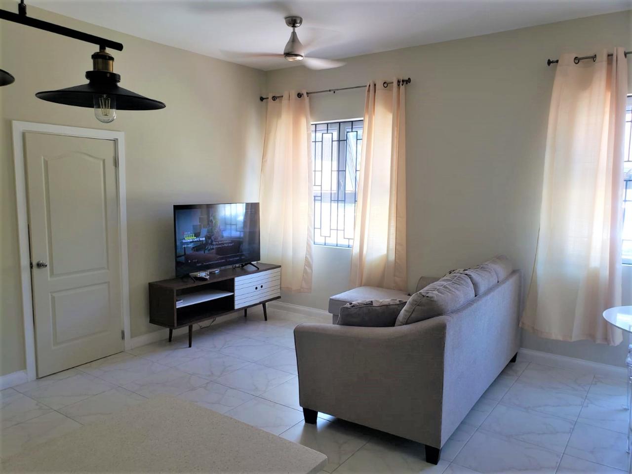 Apartment For Rent: CRIEFFE ROAD, Kingston 6 | $1,300 photo 7