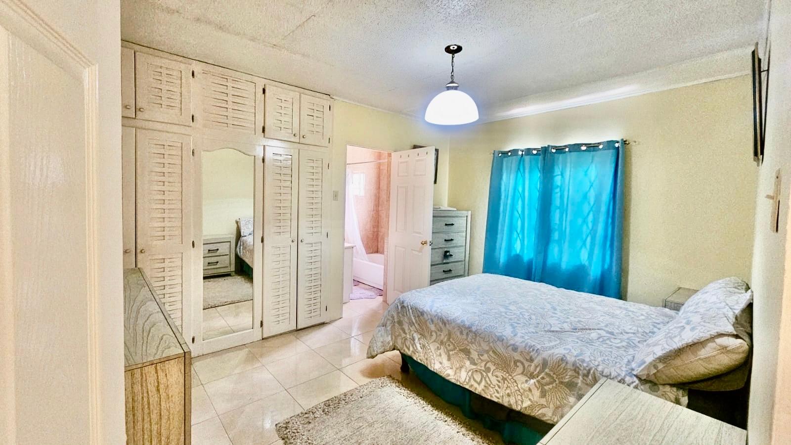 Apartment For Rent: HIBISCUS GARDENS, Hibiscus Gardens | $1,200 photo 3