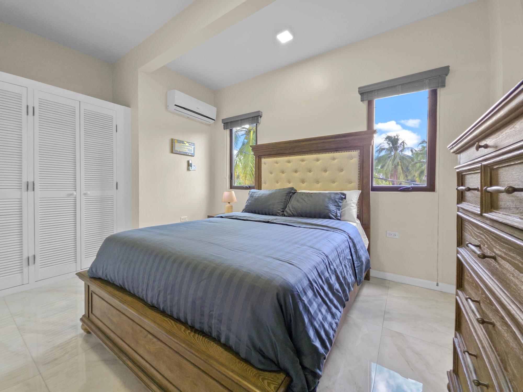 Apartment For Rent: OTTAWA AVENUE, Kingston 6 | $1,400 photo 9