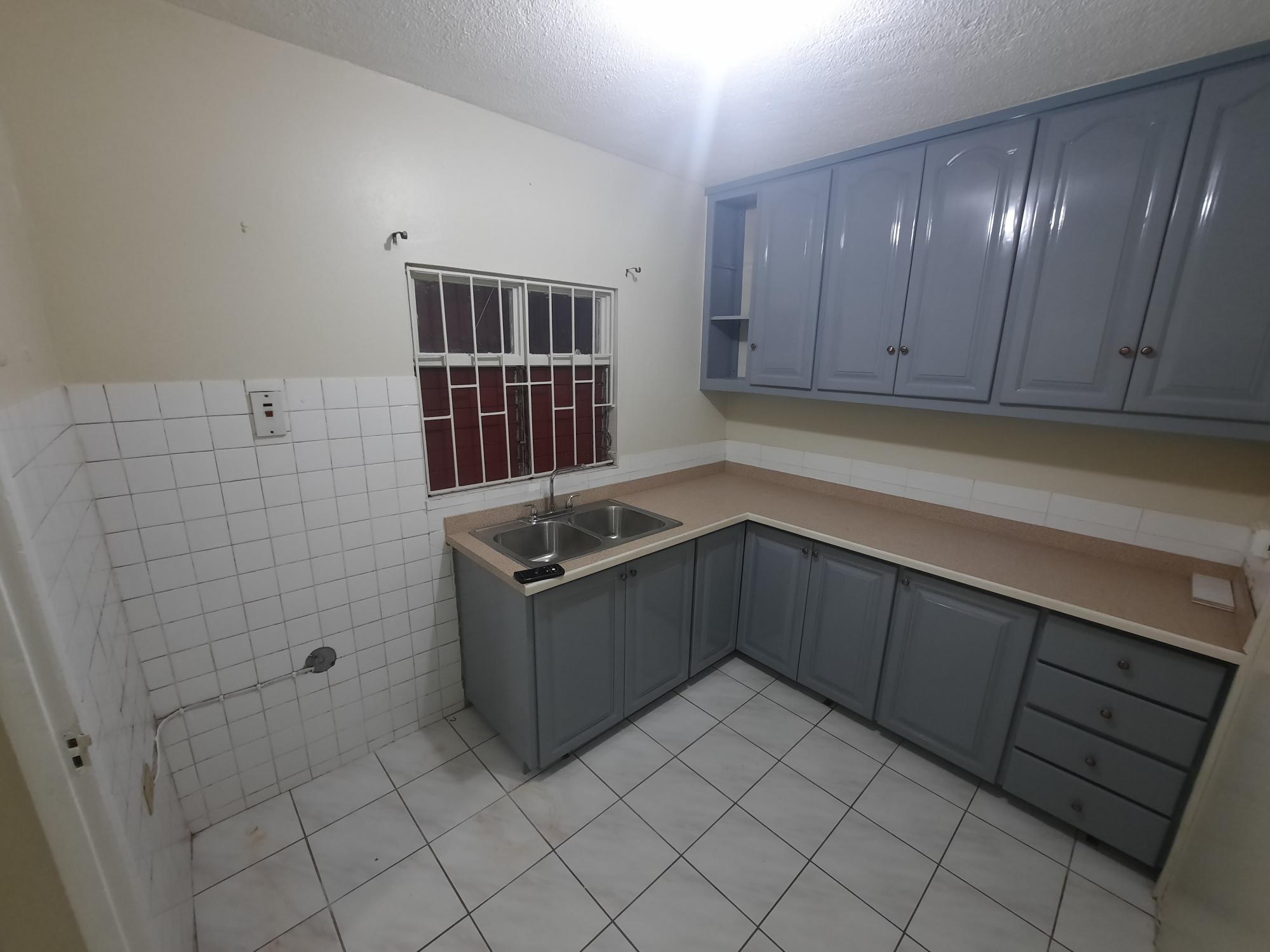 Townhouse For Rent: LONG LANE, Kingston 9 | $210,000 photo 3