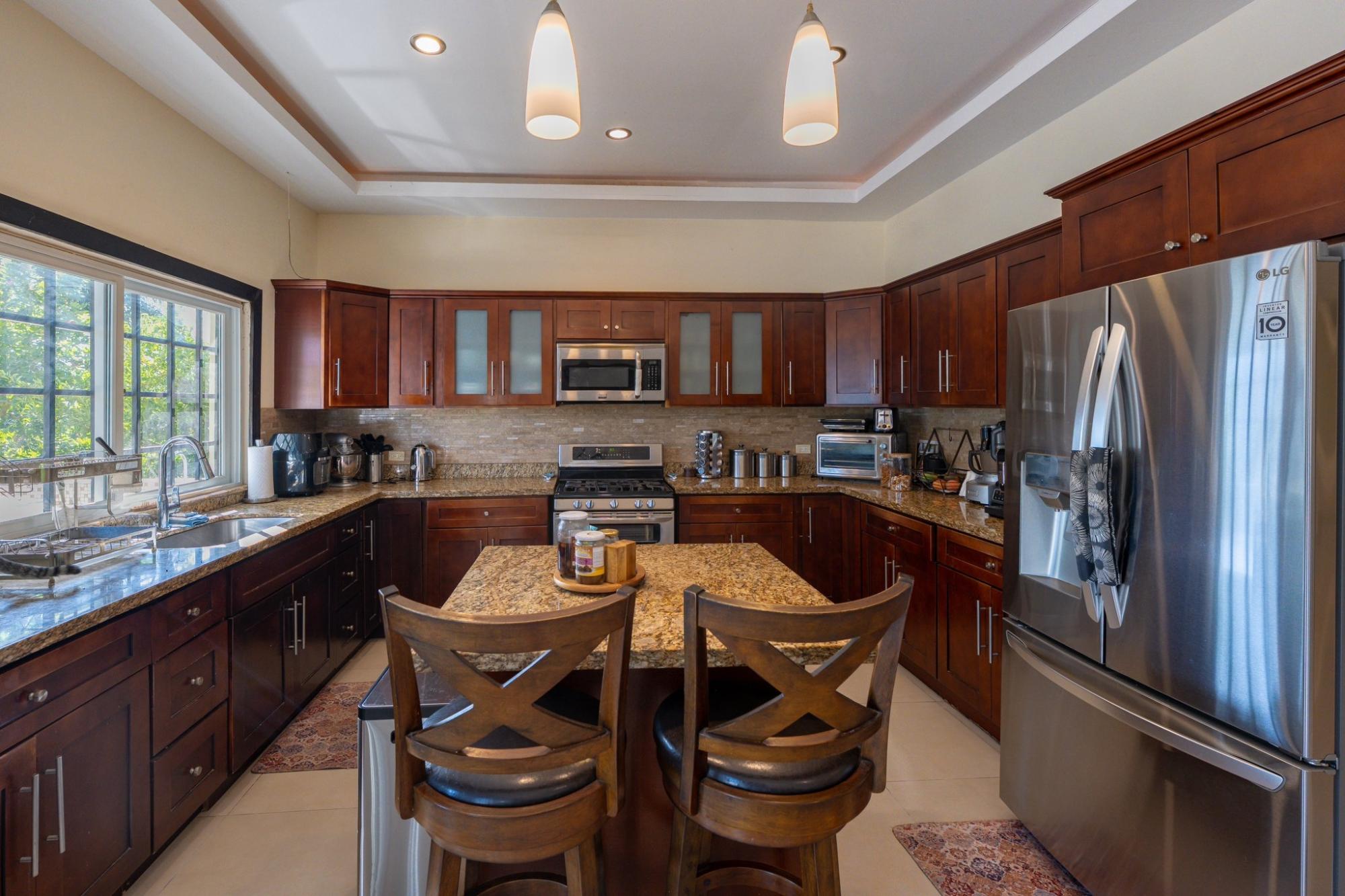 House For Sale: SKYLINE DRIVE, Kingston 6 | $2,200,000 photo 9
