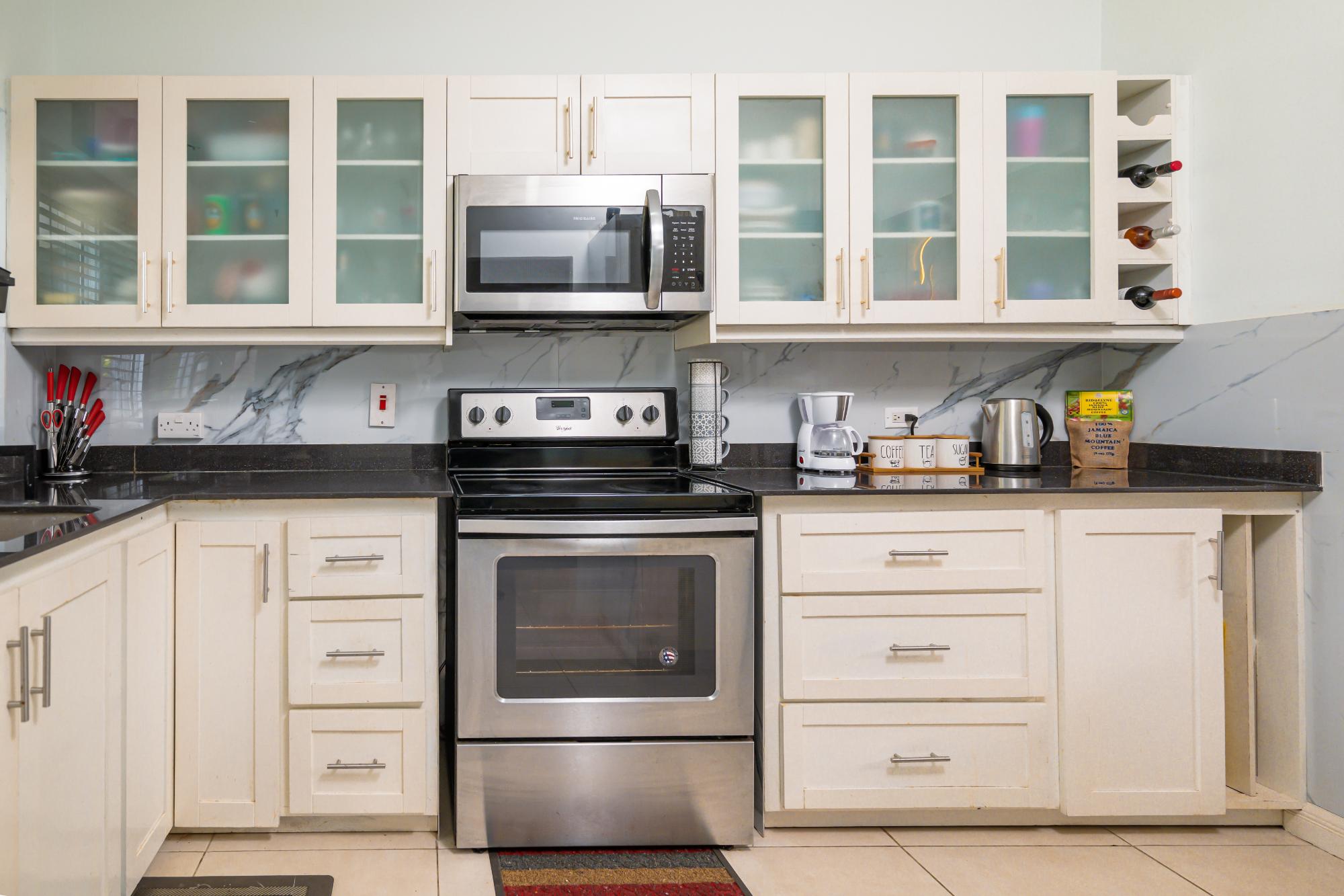 Apartment For Sale: FERNCOURT APARTMENT, Richmond | $360,000 photo 14