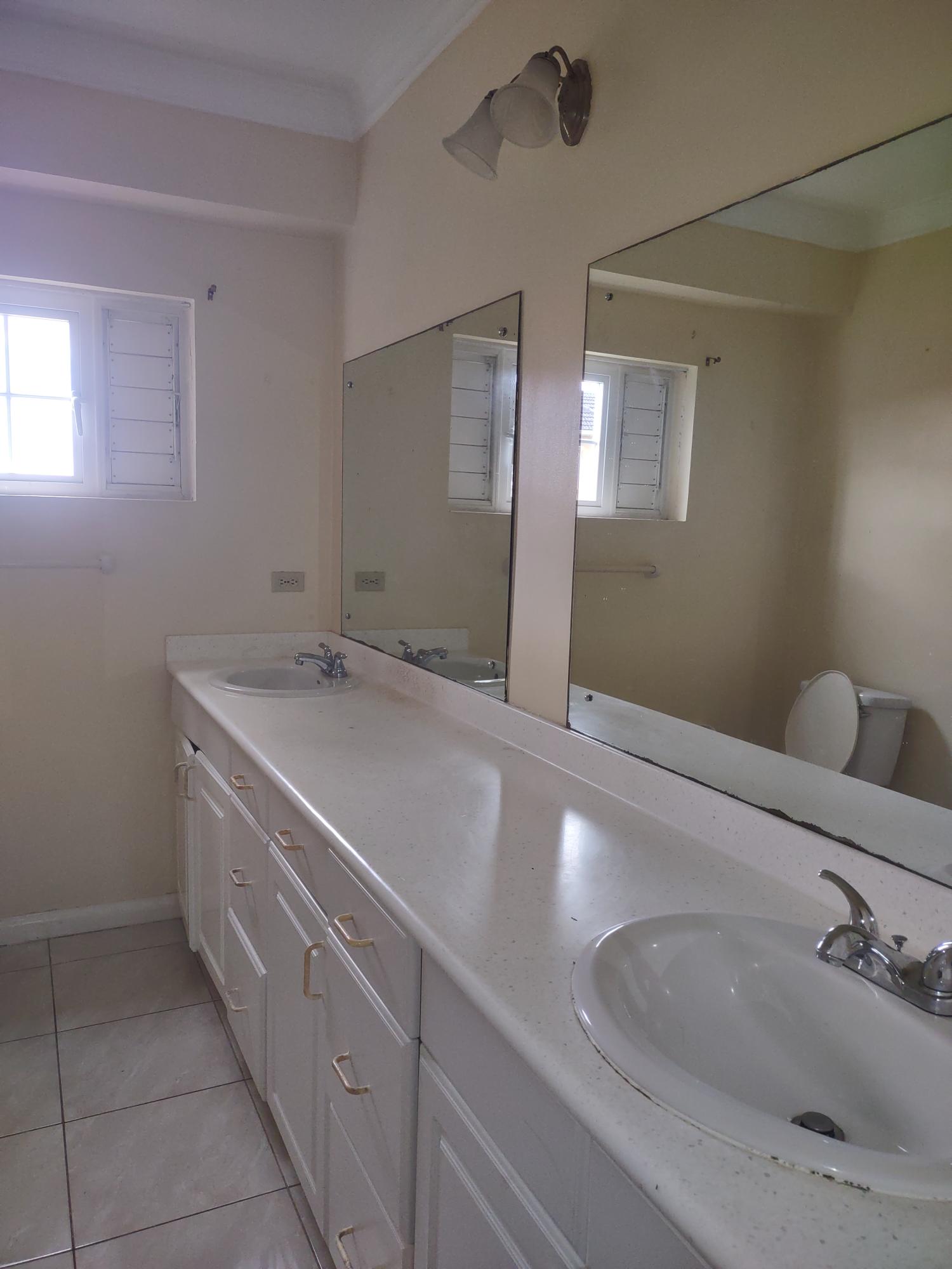 Apartment For Rent: CASA MONTE ESTATES, Kingston 9 | $220,000 photo 10