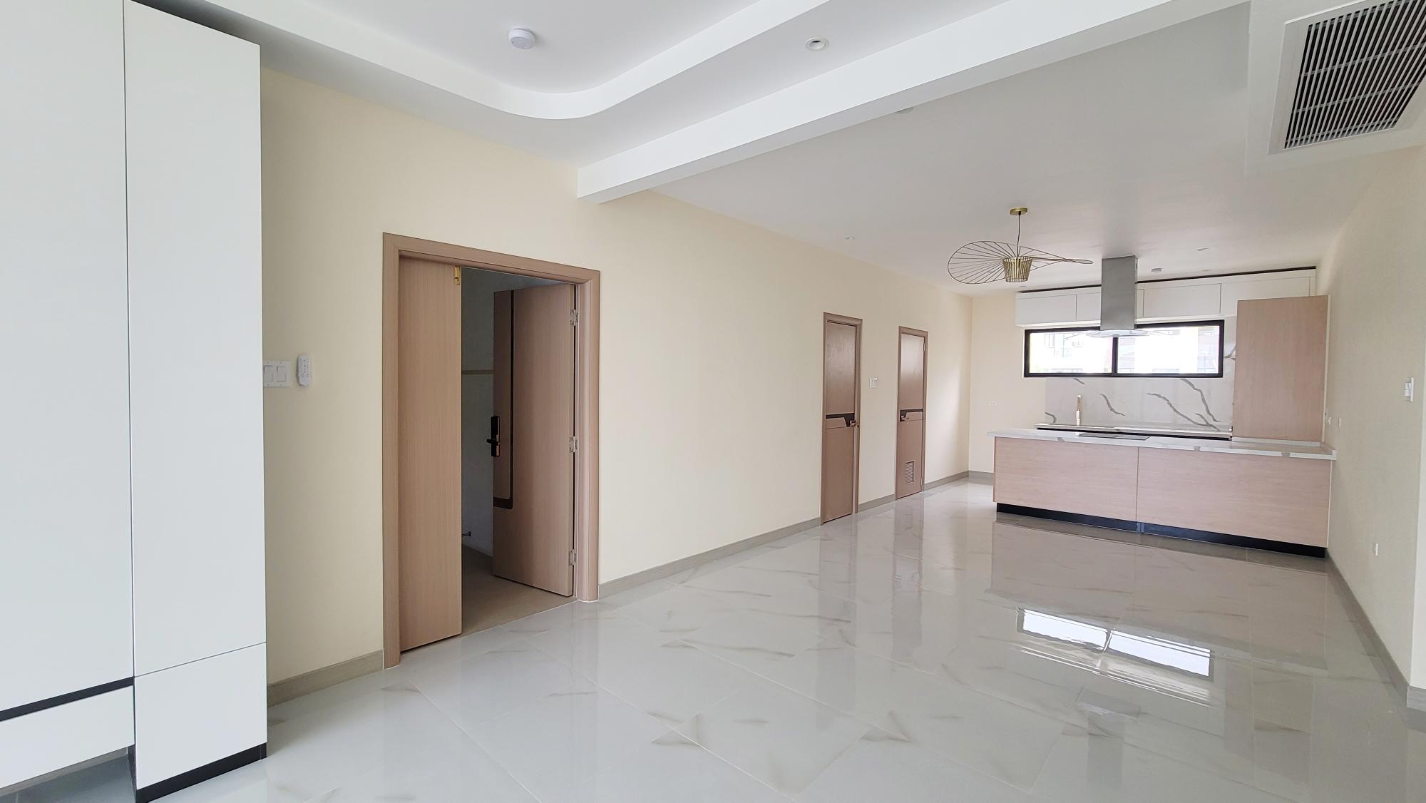Apartment For Sale: PARADISIAC BEACH CLUB, Richmond | $450,000 photo 6