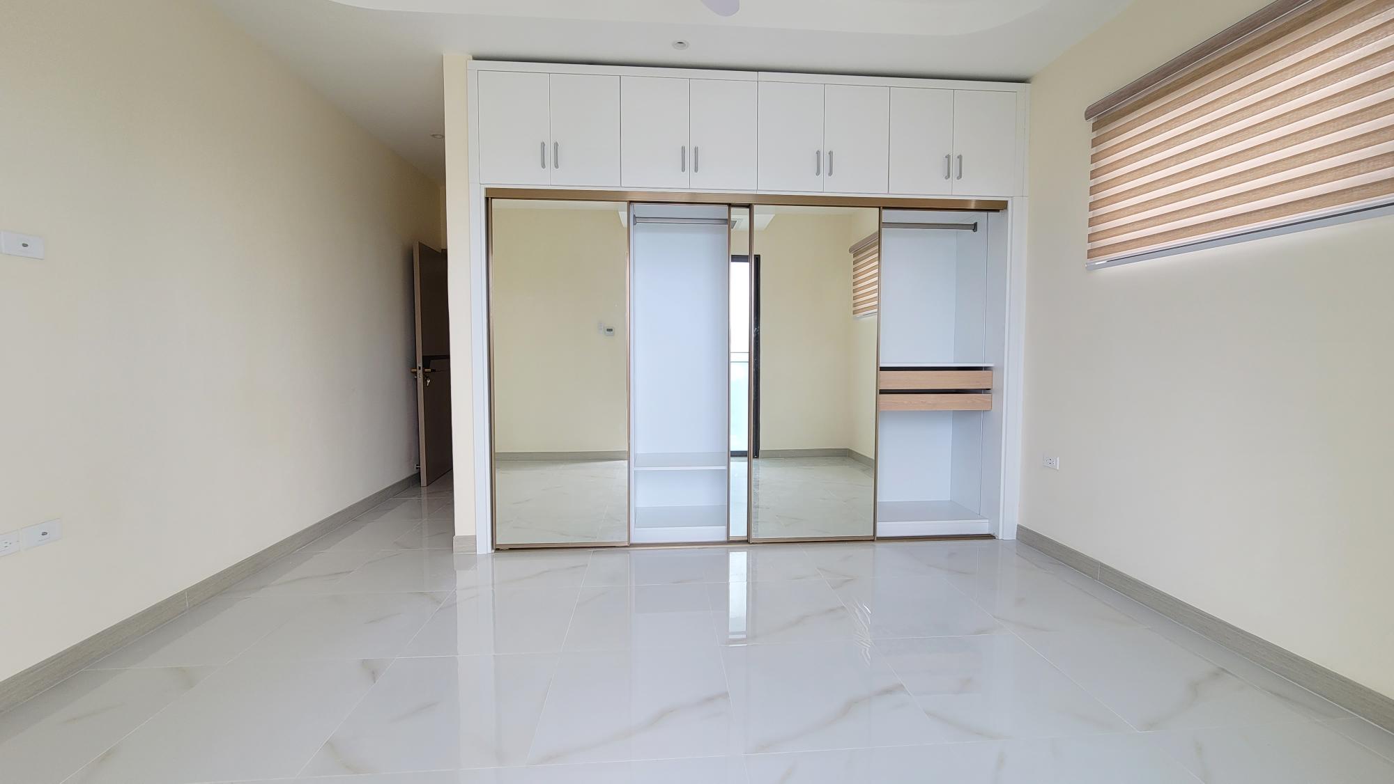 Apartment For Sale: PARADISIAC BEACH CLUB, Richmond | $450,000 photo 12