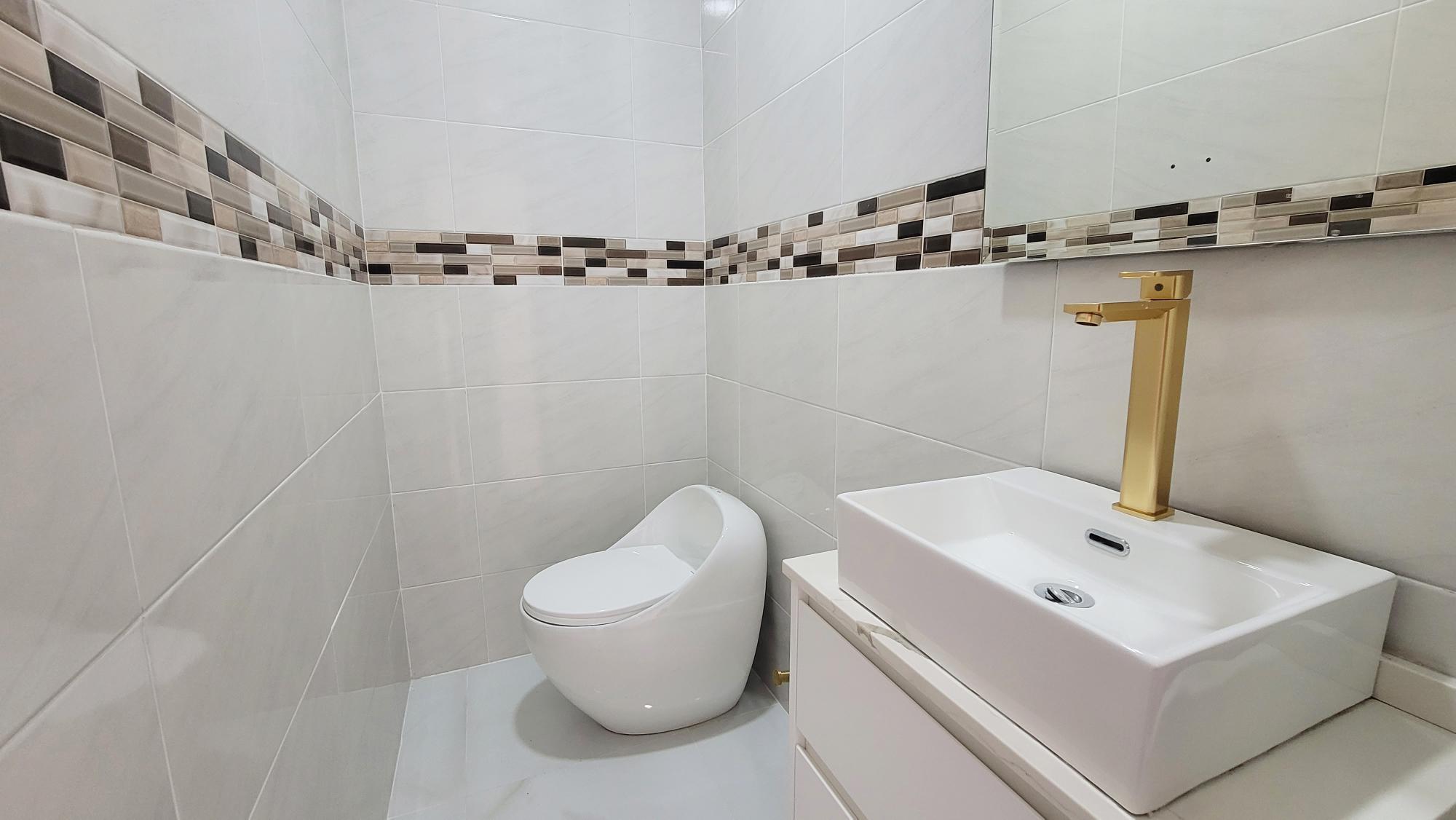 Apartment For Sale: PARADISIAC BEACH CLUB, Richmond | $450,000 photo 13