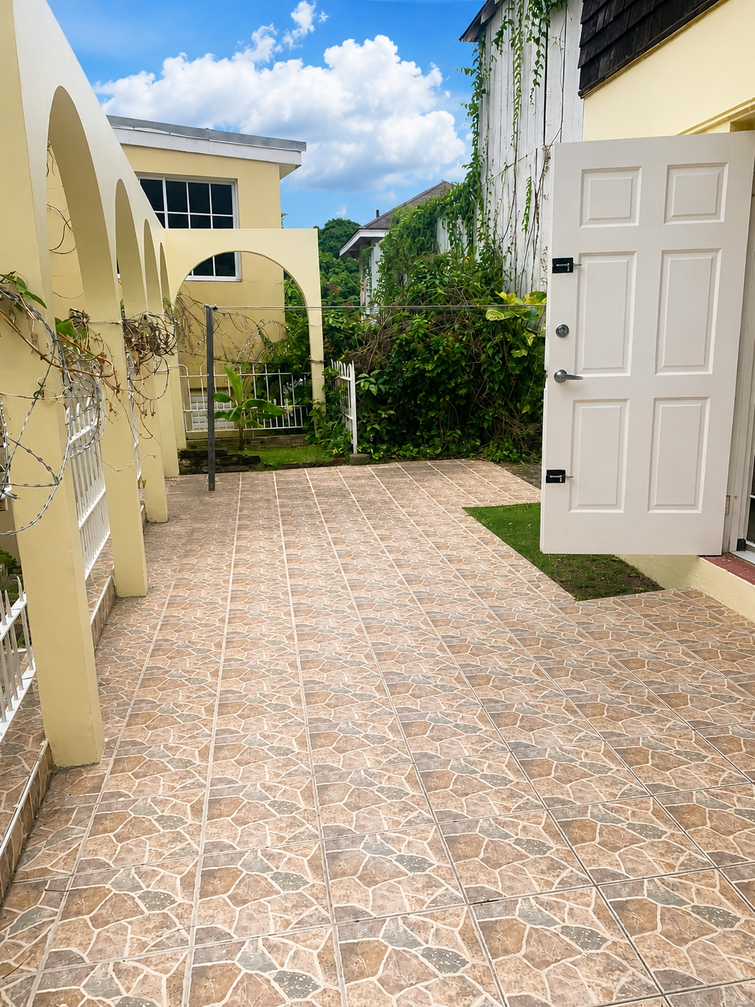 Apartment For Rent: SANDHURST CRESCENT, Kingston 6 | $945