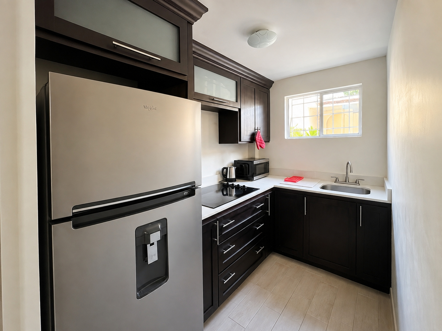 Apartment For Rent: SANDHURST CRESCENT, Kingston 6 | $945 photo 4