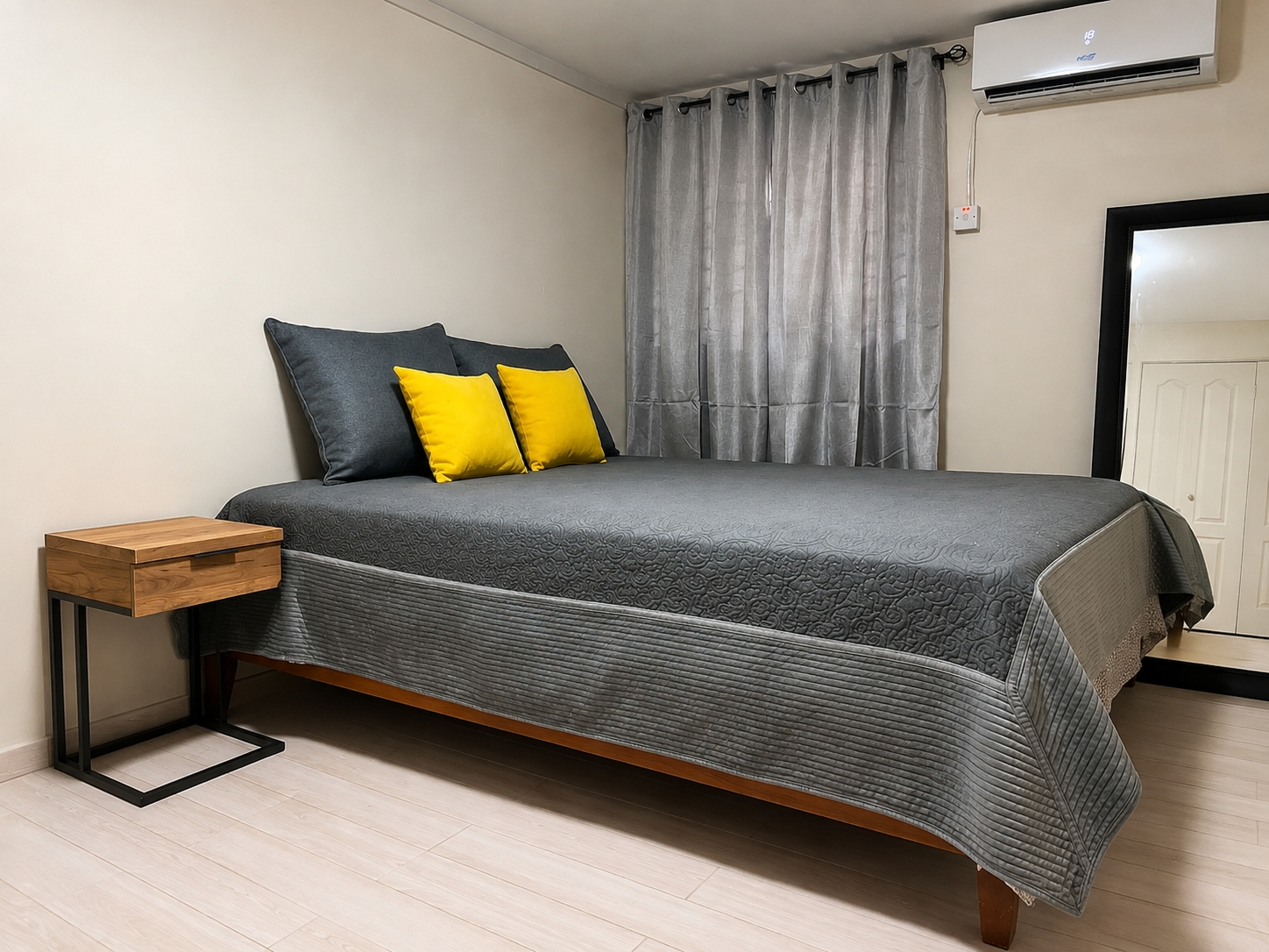 Apartment For Rent: SANDHURST CRESCENT, Kingston 6 | $945 photo 5