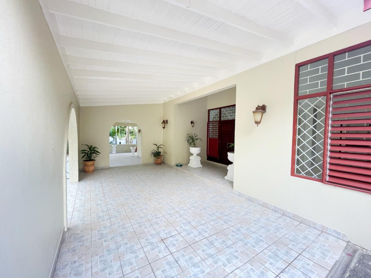 House For Rent: SUNSET AVENUE, Kingston 8 | $4,500 photo 5
