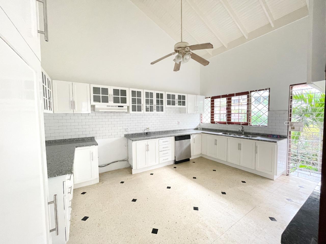 House For Rent: SUNSET AVENUE, Kingston 8 | $4,500 photo 10