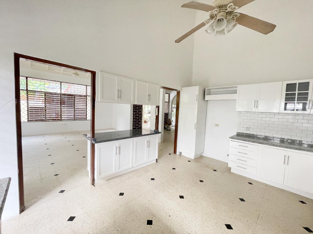 House For Rent: SUNSET AVENUE, Kingston 8 | $4,500 photo 11