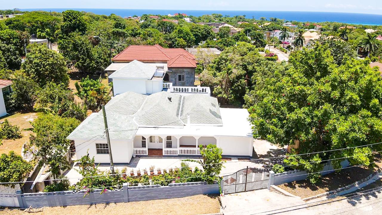 House For Sale: RETREAT HEIGHTS, TRELAWNY, Falmouth | $350,000 photo 4