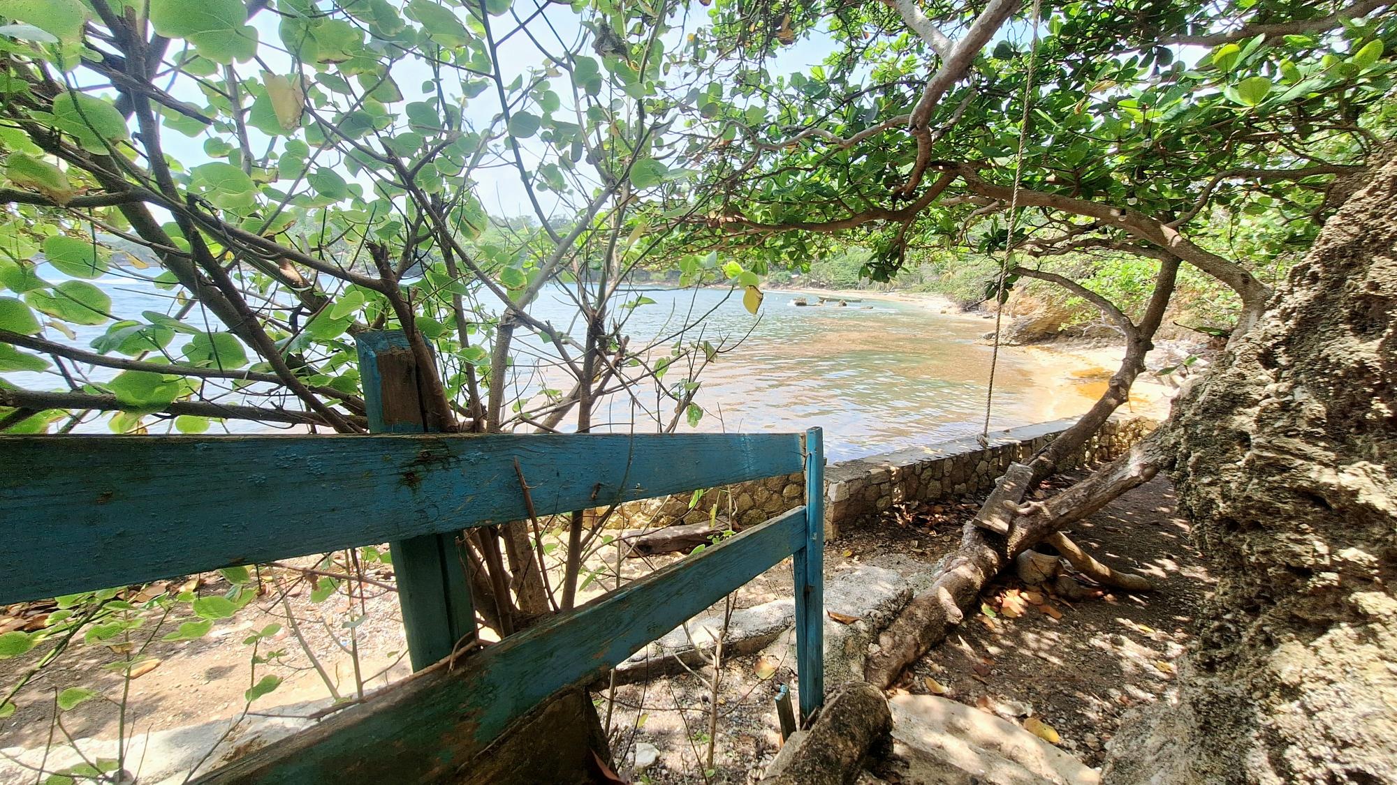 House For Sale: DON CHRISTOPHER@~apos;S POINT, Robins Bay | $314,000 photo 3