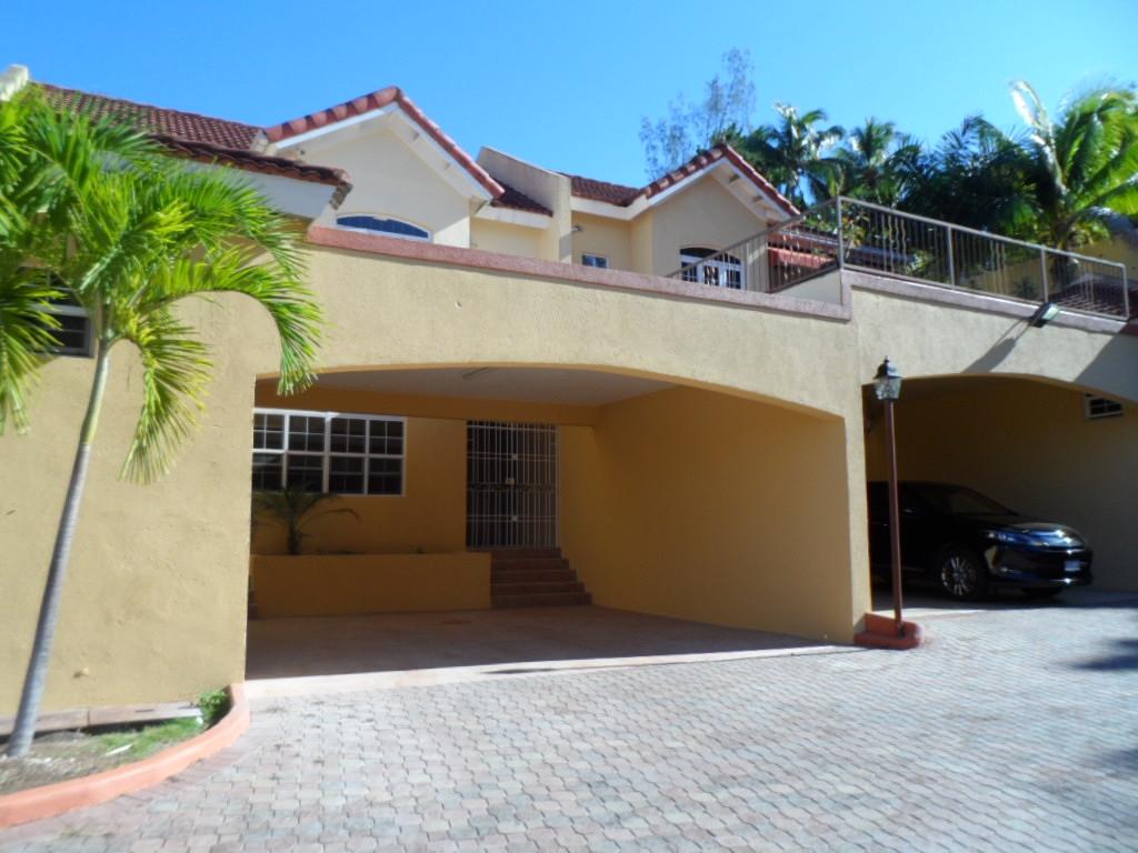 Townhouse For Rent: UPPER MELWOOD AVENUE, Kingston 8 | $2,900 photo 2