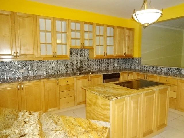 Townhouse For Rent: UPPER MELWOOD AVENUE, Kingston 8 | $2,900 photo 5