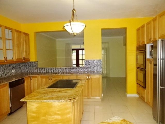 Townhouse For Rent: UPPER MELWOOD AVENUE, Kingston 8 | $2,900 photo 6