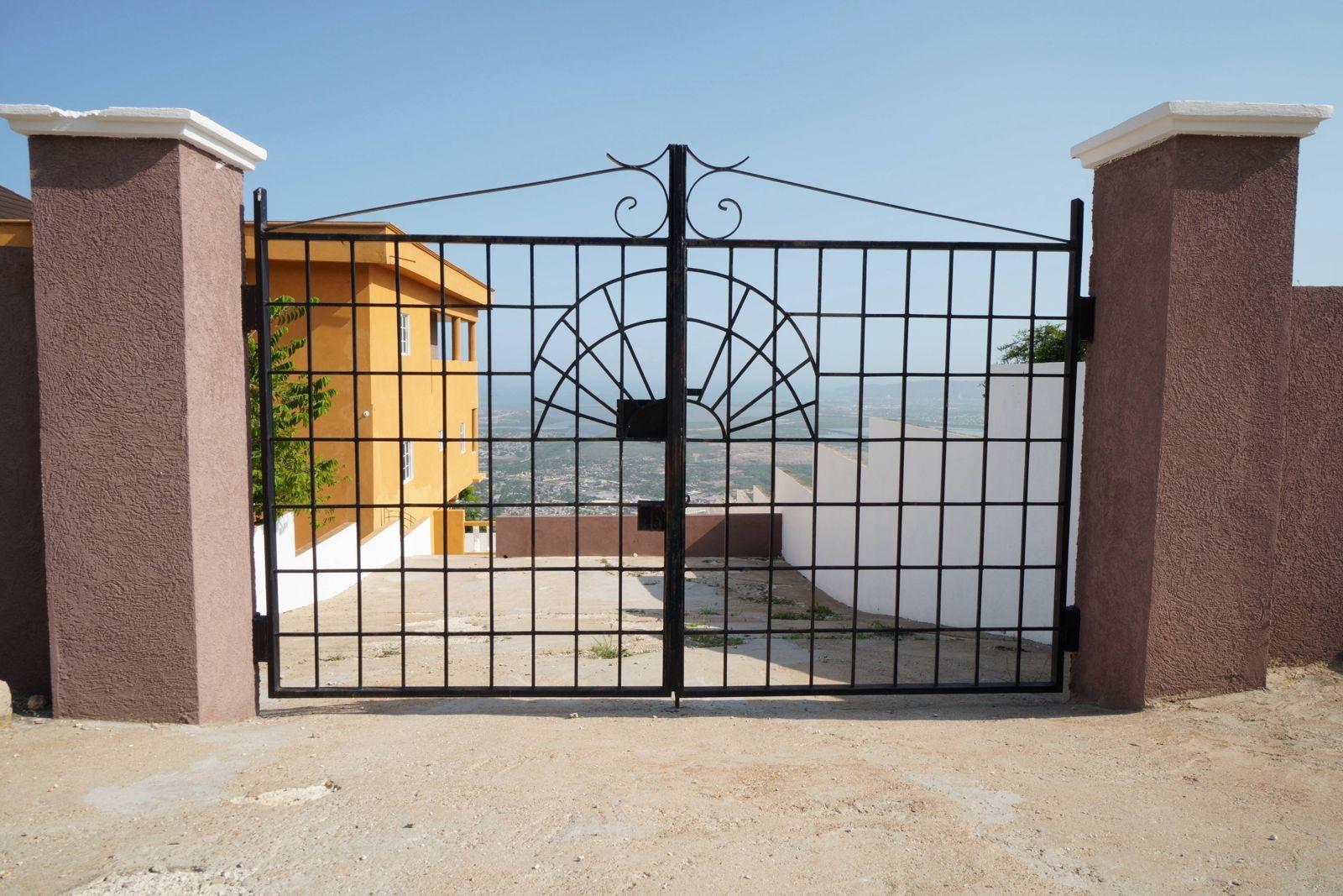 Apartment For Rent: PINEWOOD, Kingston 19 | $130,000 photo 3