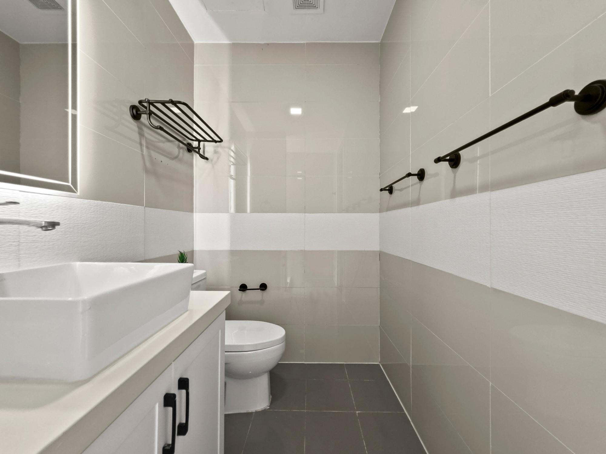 Apartment For Rent: WELLINGTON DRIVE, KINGSTO, Kingston 6 | $1,400 photo 9
