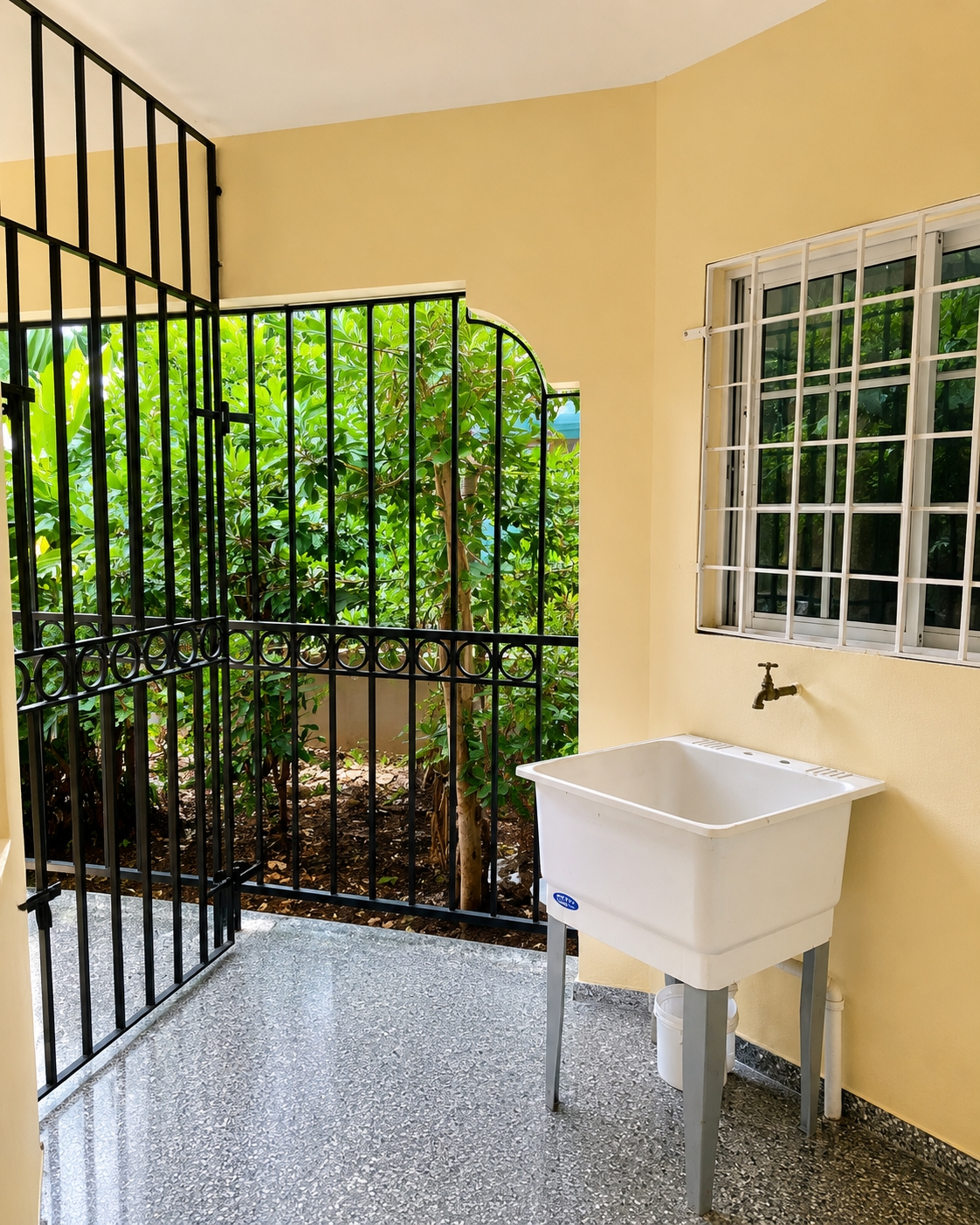 Apartment For Rent: ST. ALBANS CLOSE, Green Acres | $60,000 photo 7