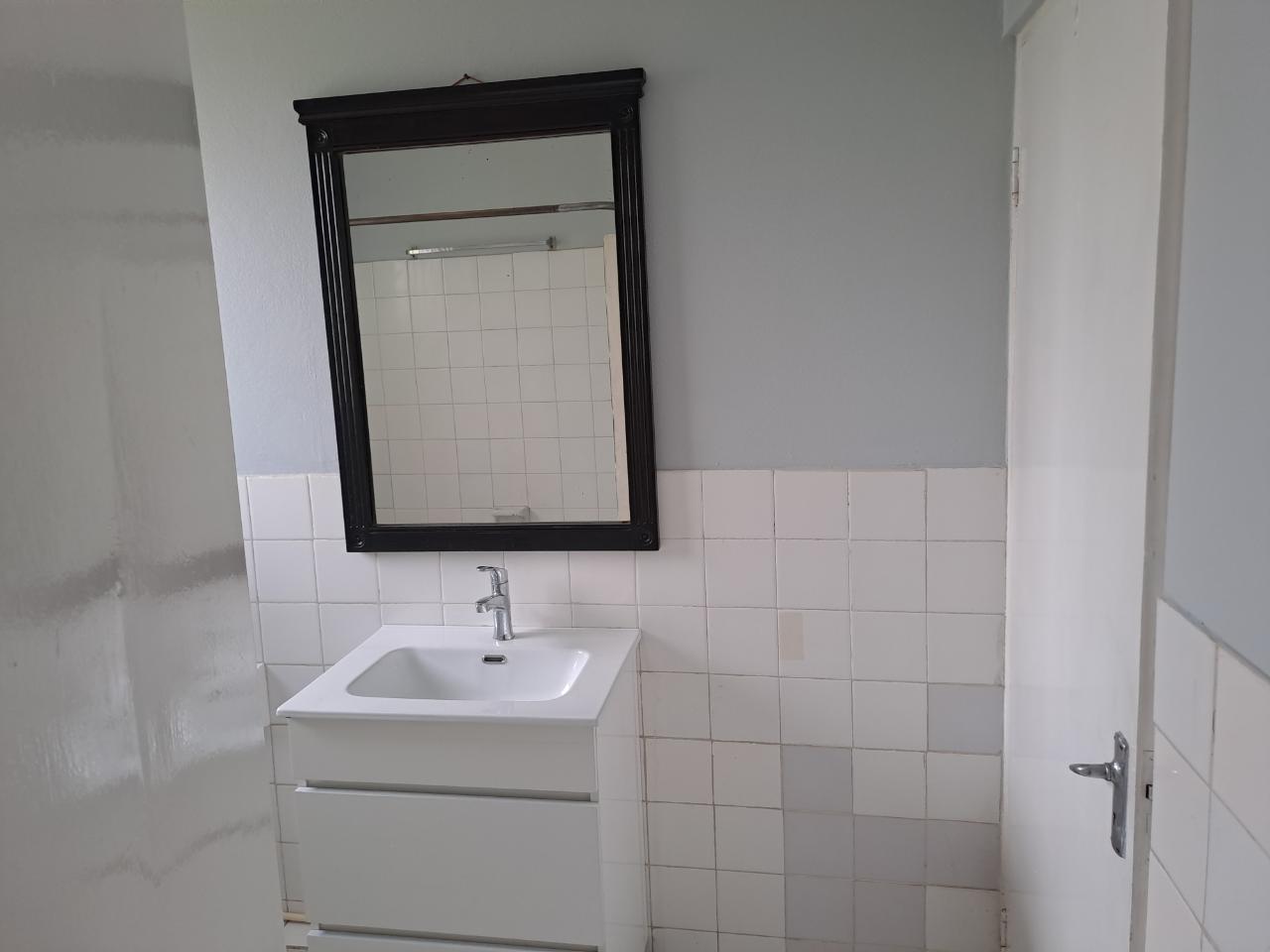 Apartment For Rent: HOPE ROAD, Kingston 10 | $120,000 photo 4