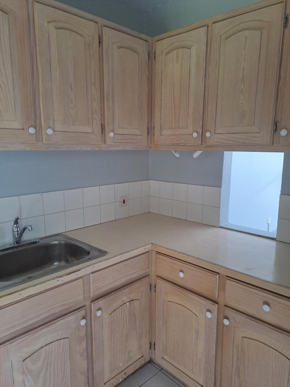 Apartment For Rent: HOPE ROAD, Kingston 10 | $120,000 photo 5