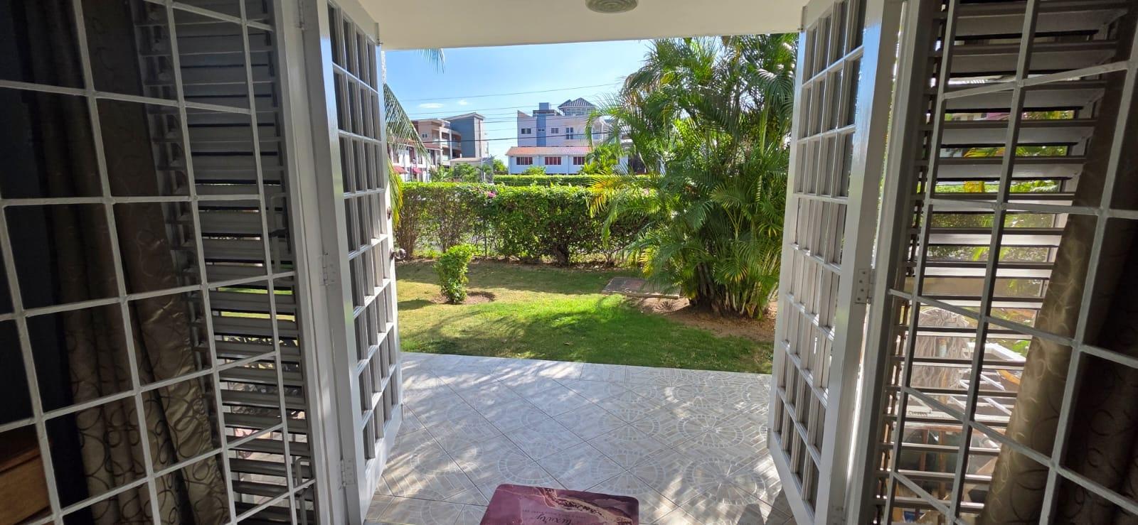 Apartment For Rent: CLIEVEDEN AVENUE, Kingston 6 | $1,000 photo 7