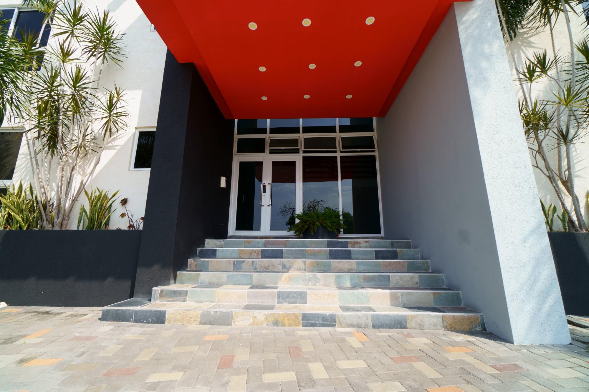 Apartment For Rent: CARDIFF HALL, THE PALAZZO, Runaway Bay | $1,500 photo 3