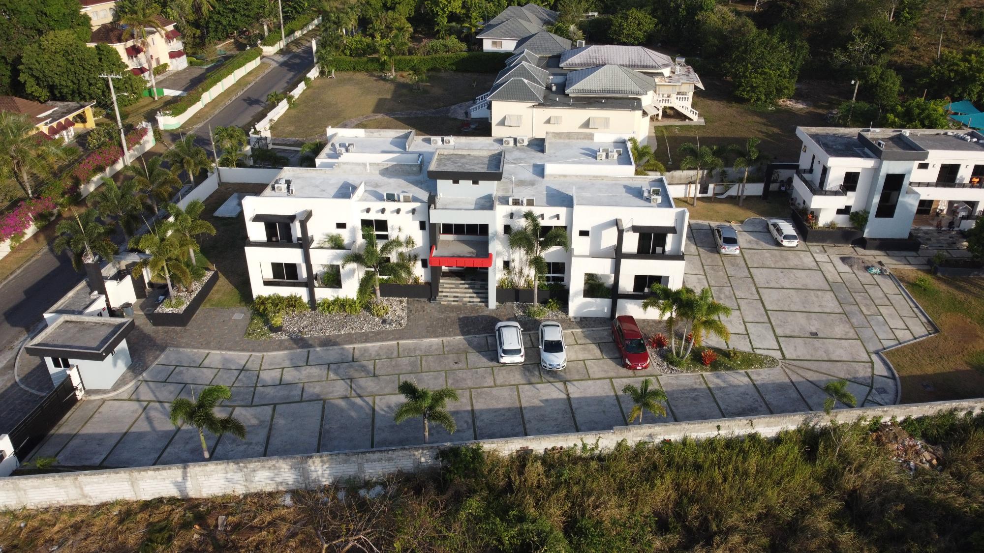 Apartment For Rent: CARDIFF HALL, THE PALAZZO, Runaway Bay | $1,500 photo 4
