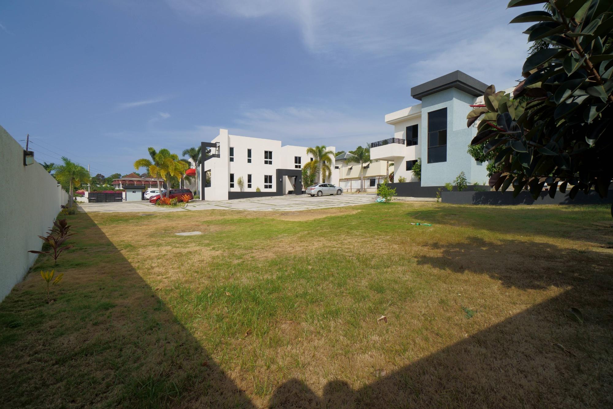 Apartment For Rent: CARDIFF HALL, THE PALAZZO, Runaway Bay | $1,500 photo 12