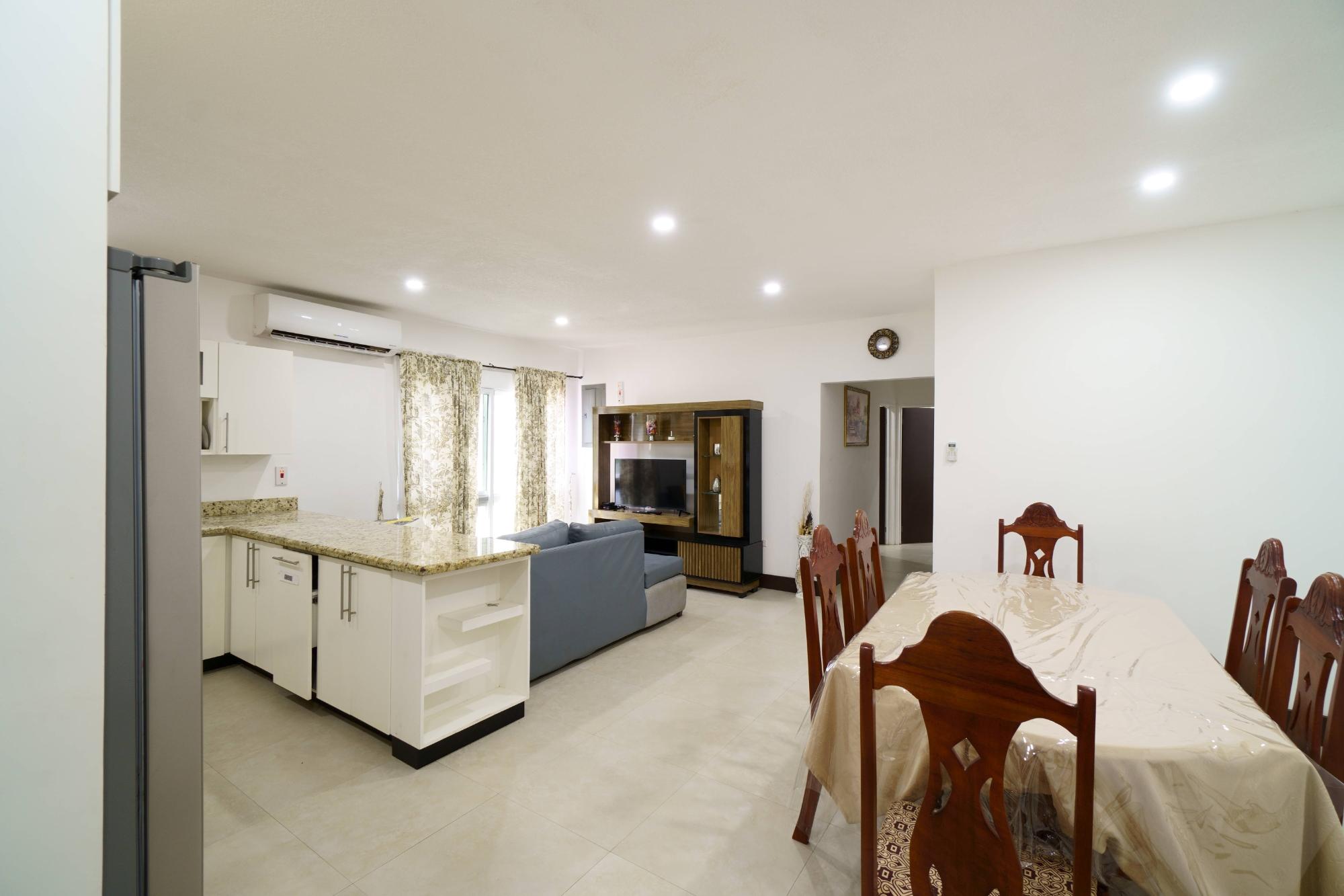 Apartment For Rent: CARDIFF HALL, THE PALAZZO, Runaway Bay | $1,500 photo 16