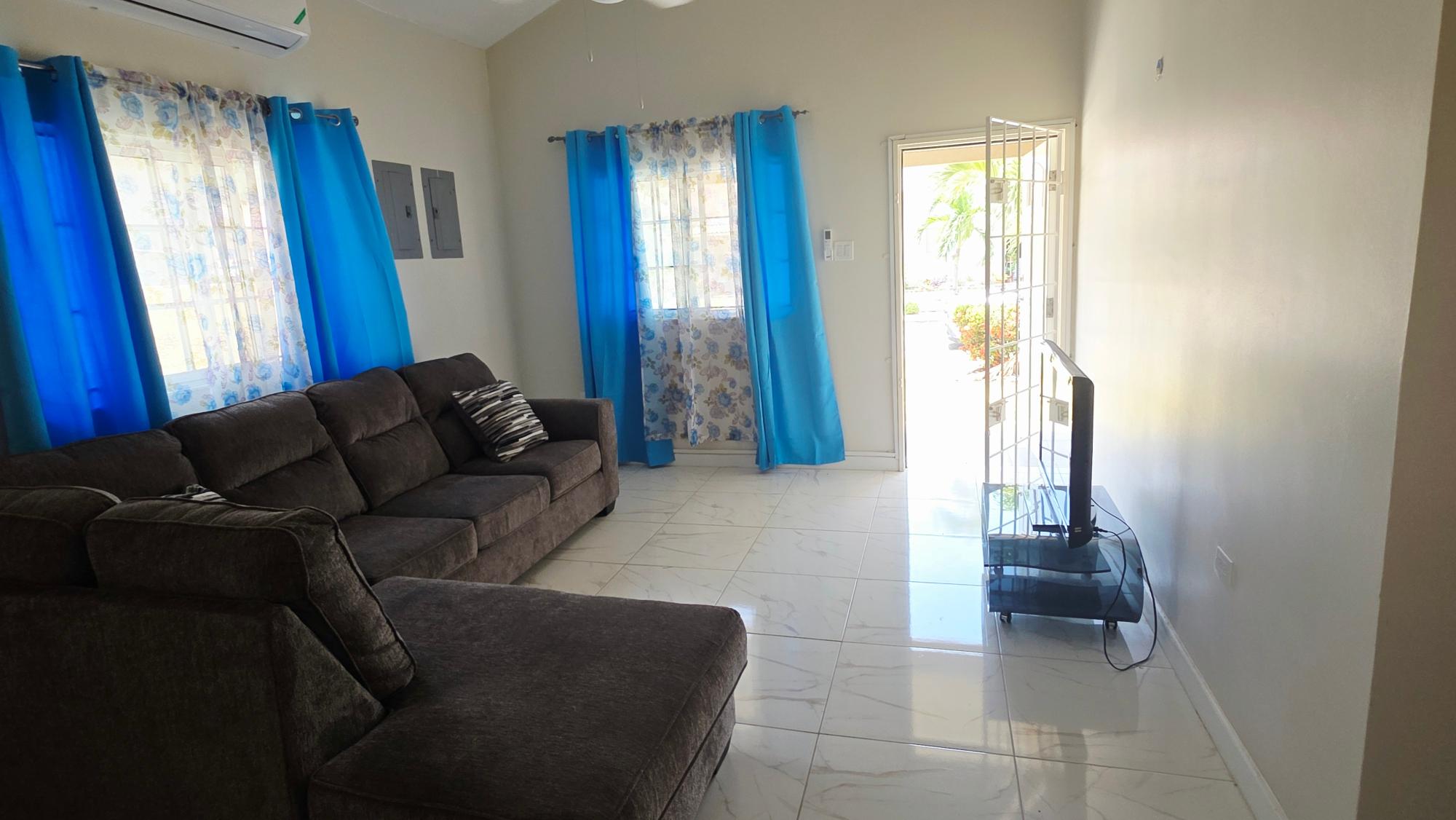 House For Rent: TRIVION RING, CAYMANAS ES, Caymanas Estates | $170,000 photo 9