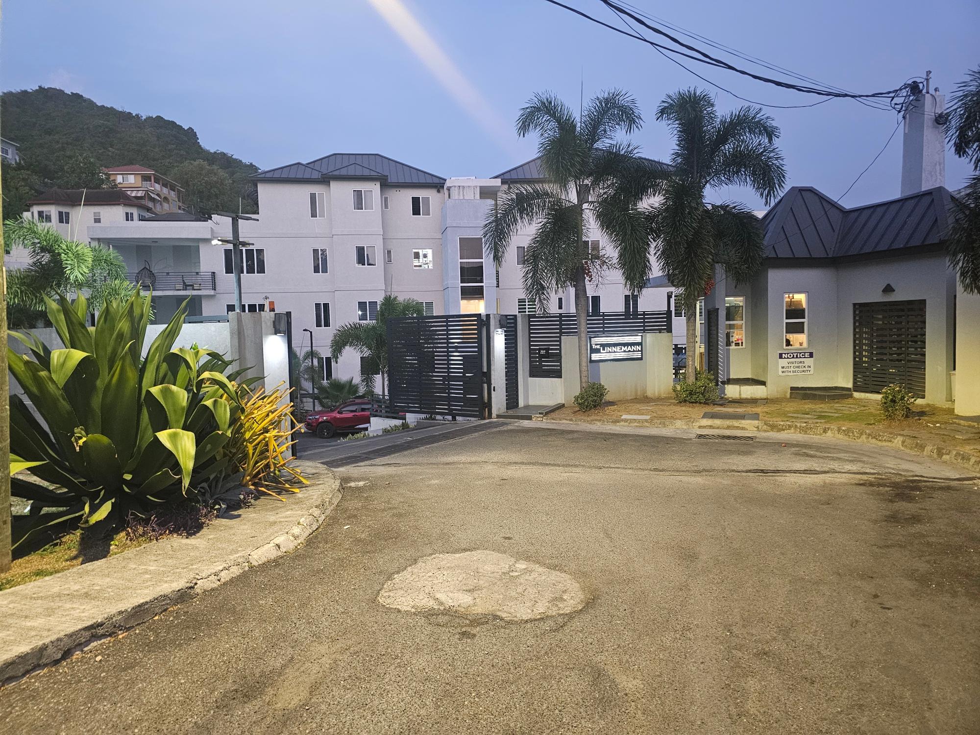 Apartment For Rent: DEGENHART CLOSE, Kingston 6 | $1,000
